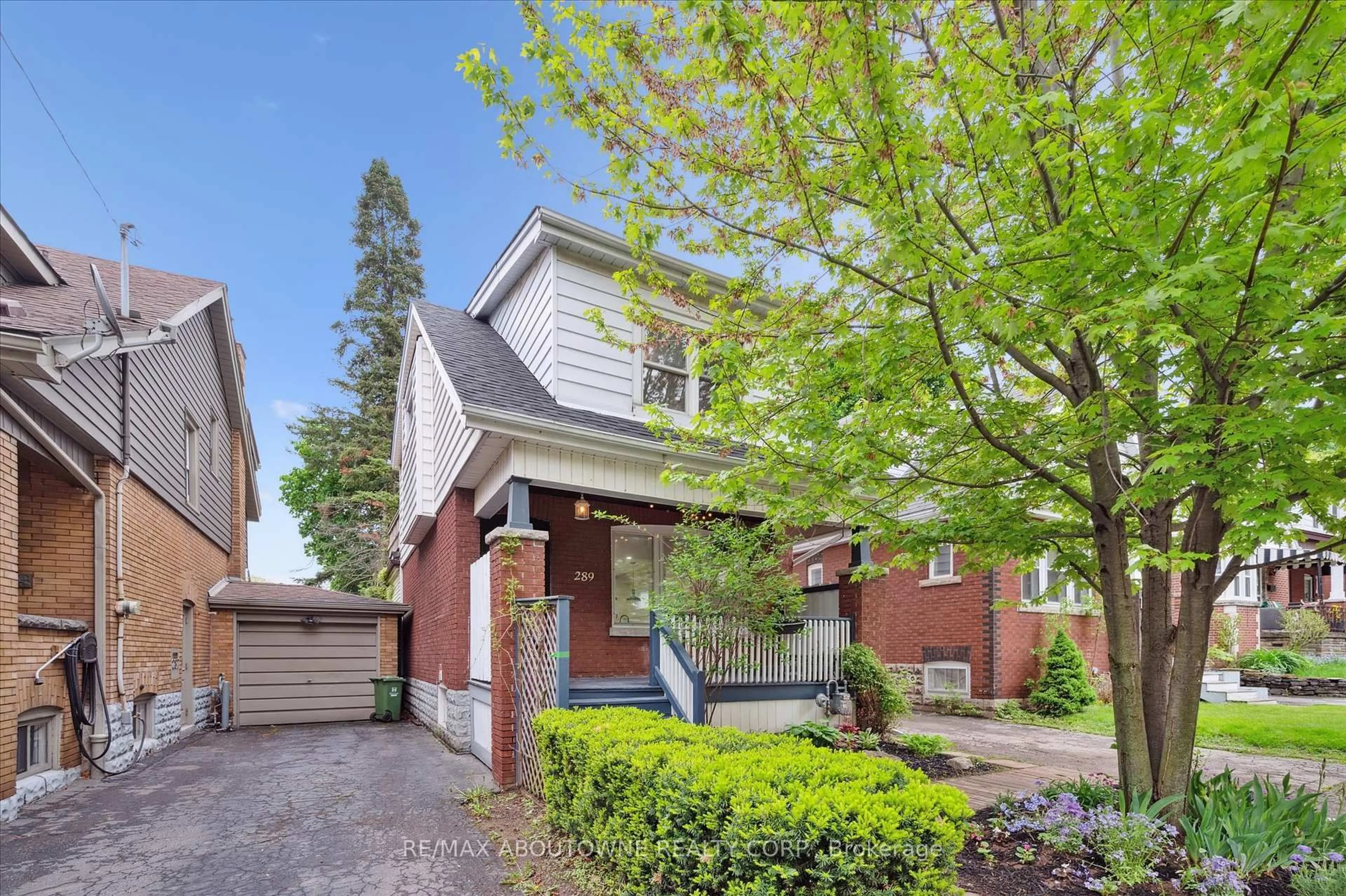 Home with brick exterior material, street for 289 Houghton Ave, Hamilton Ontario L8K 2N4