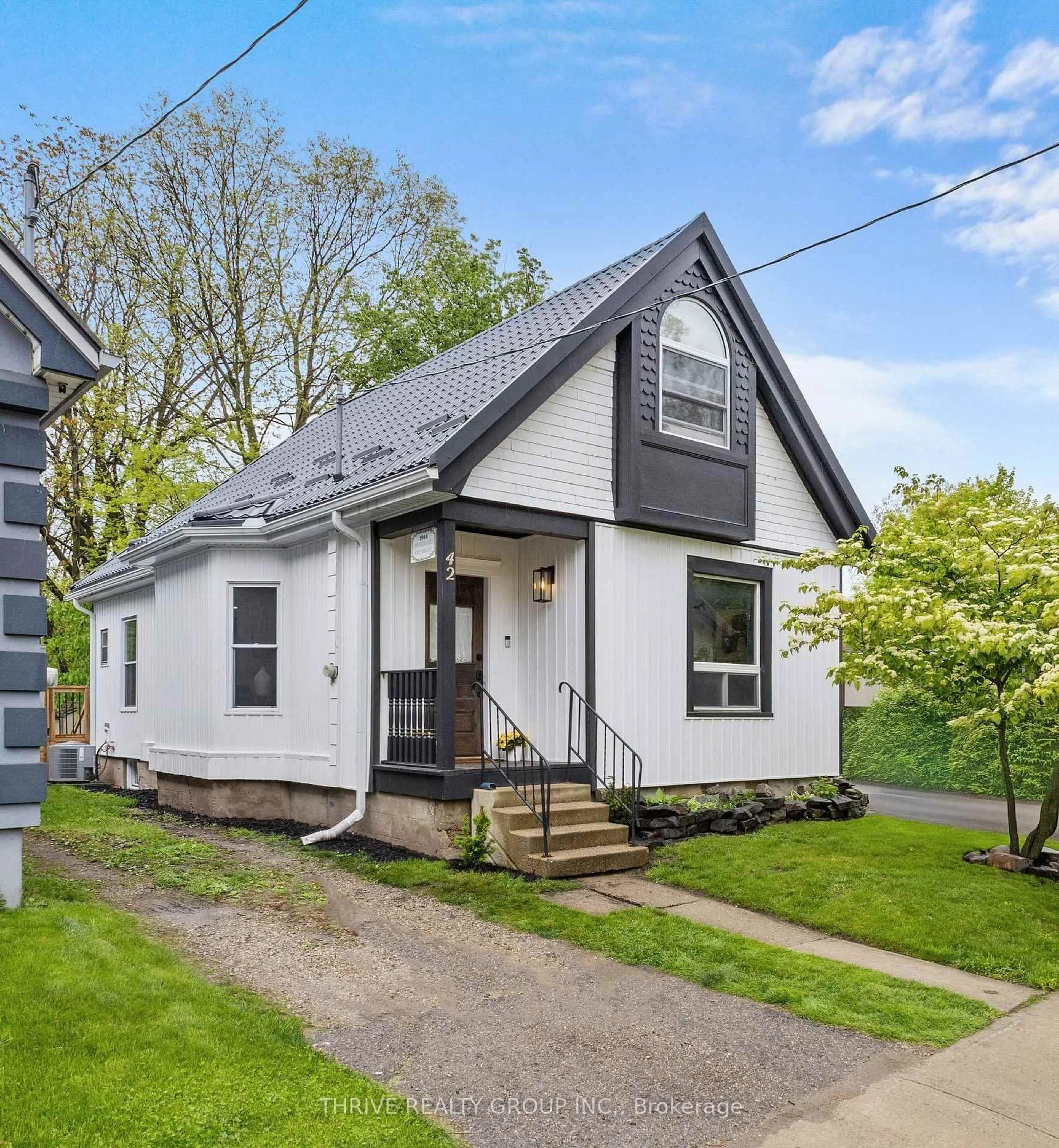 Home with vinyl exterior material, street for 42 ALBION St, London North Ontario N6H 1Z2