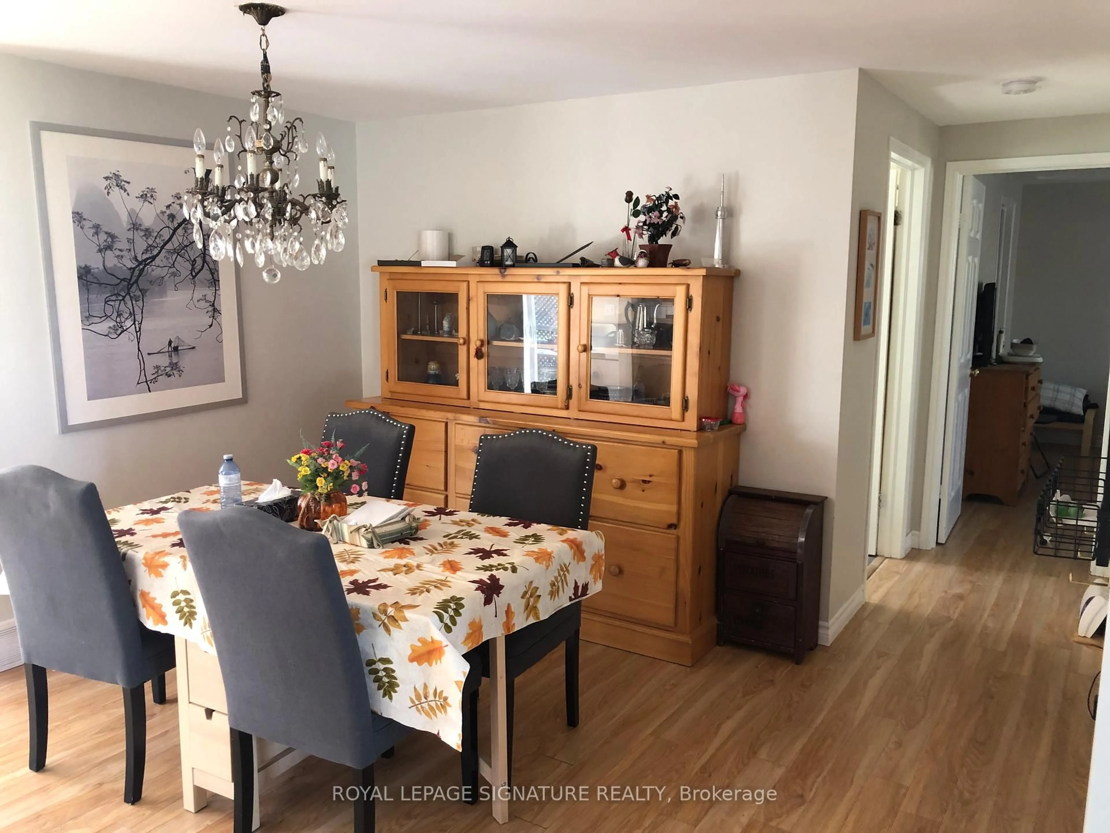 Dining room, wood/laminate floor for 330 Wyldwood Lane, Lambton Shores Ontario N0M 1T0