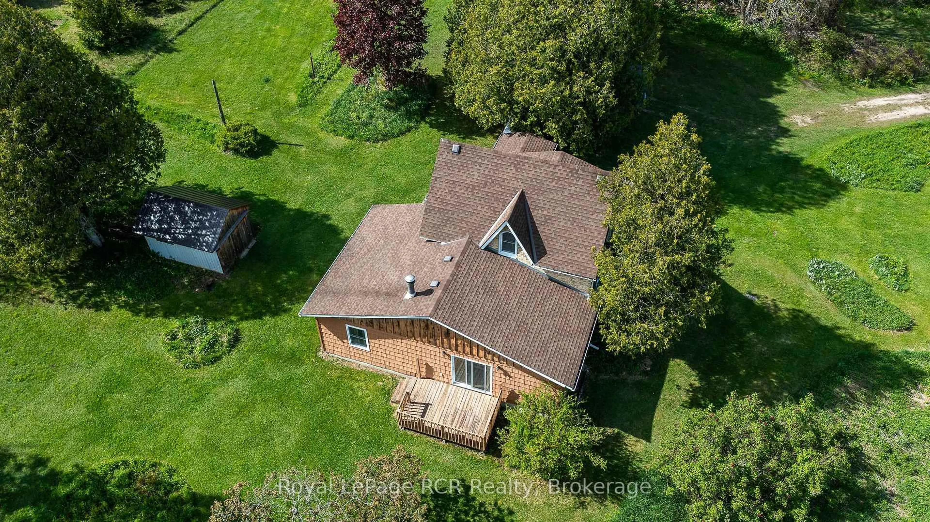 A pic from outside/outdoor area/front of a property/back of a property/a pic from drone, building for 134780 20 Sdrd, West Grey Ontario N0G 1L0