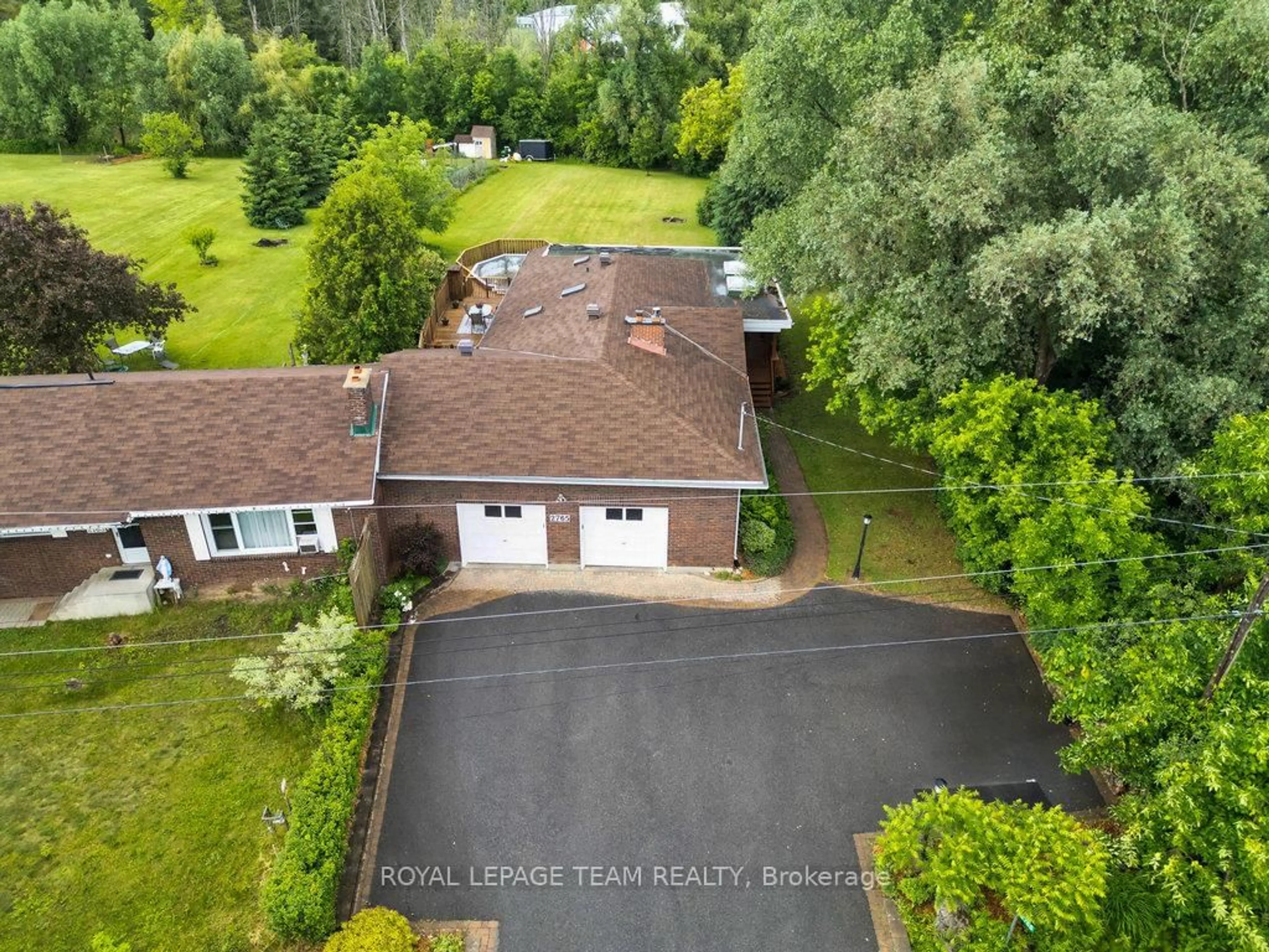 A pic from outside/outdoor area/front of a property/back of a property/a pic from drone, water/lake/river/ocean view for 2765 Quinn Rd, Ottawa Ontario K1T 3V4