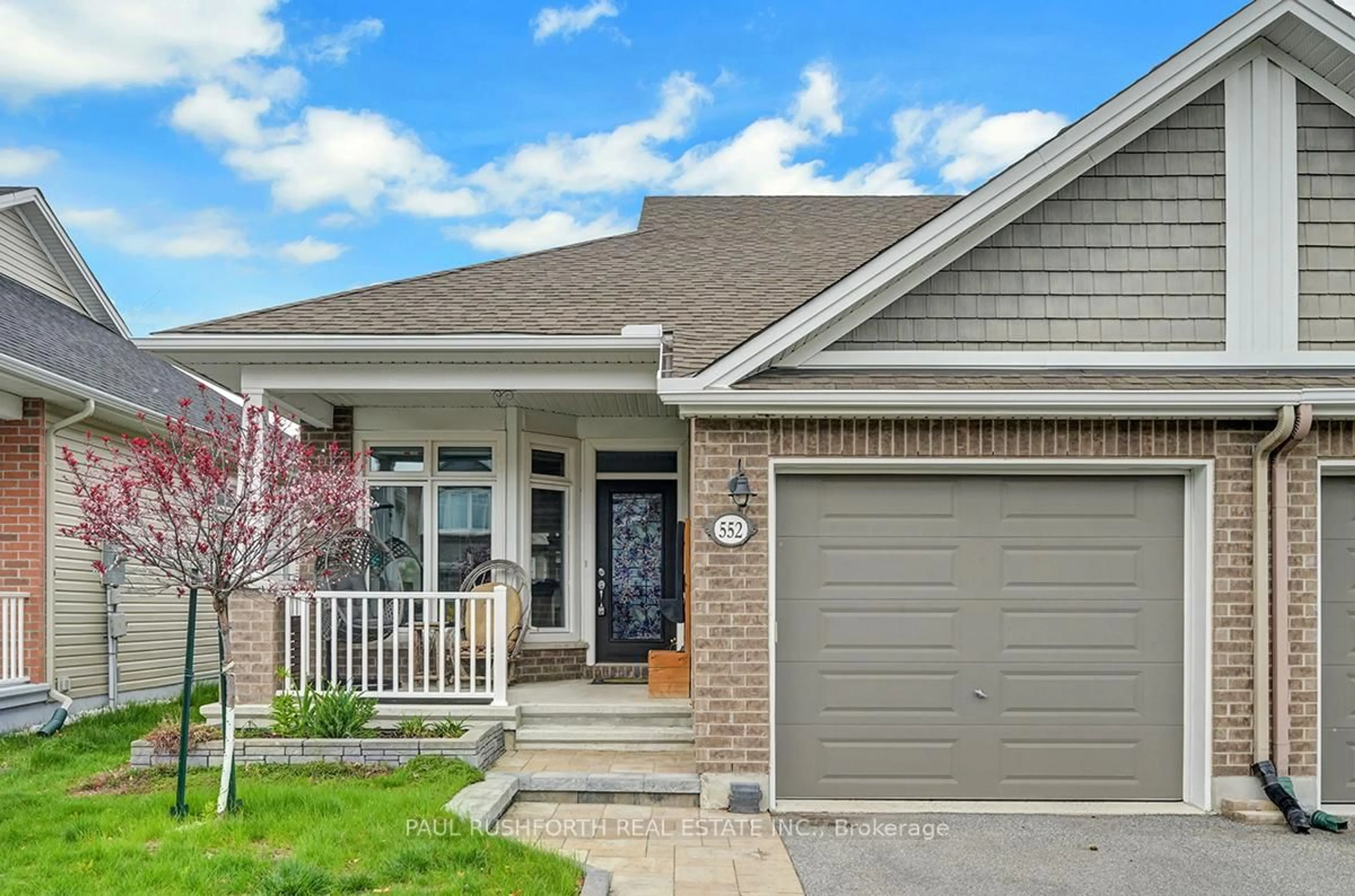 Home with vinyl exterior material, street for 552 Silverbell Cres, Ottawa Ontario K1T 0P1