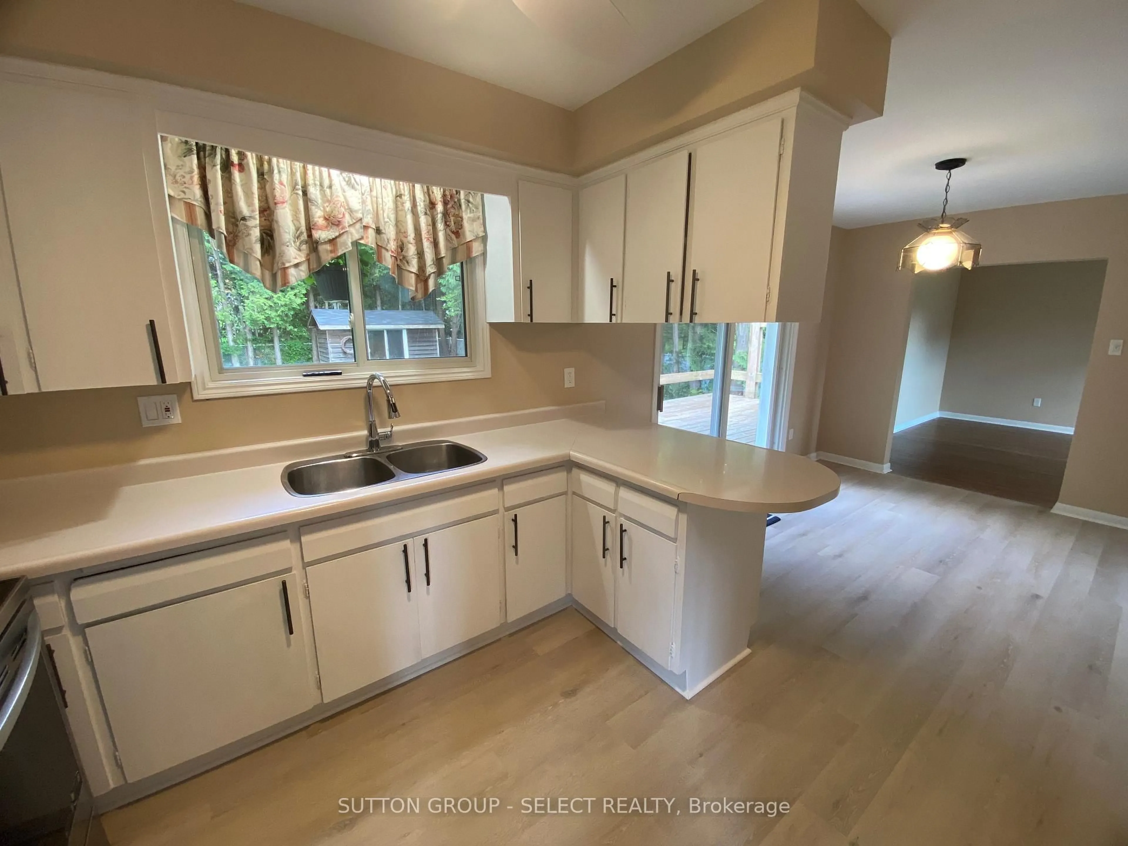 Open concept kitchen, unknown for 358 Valleyview Ave, London East Ontario N5Y 1S8