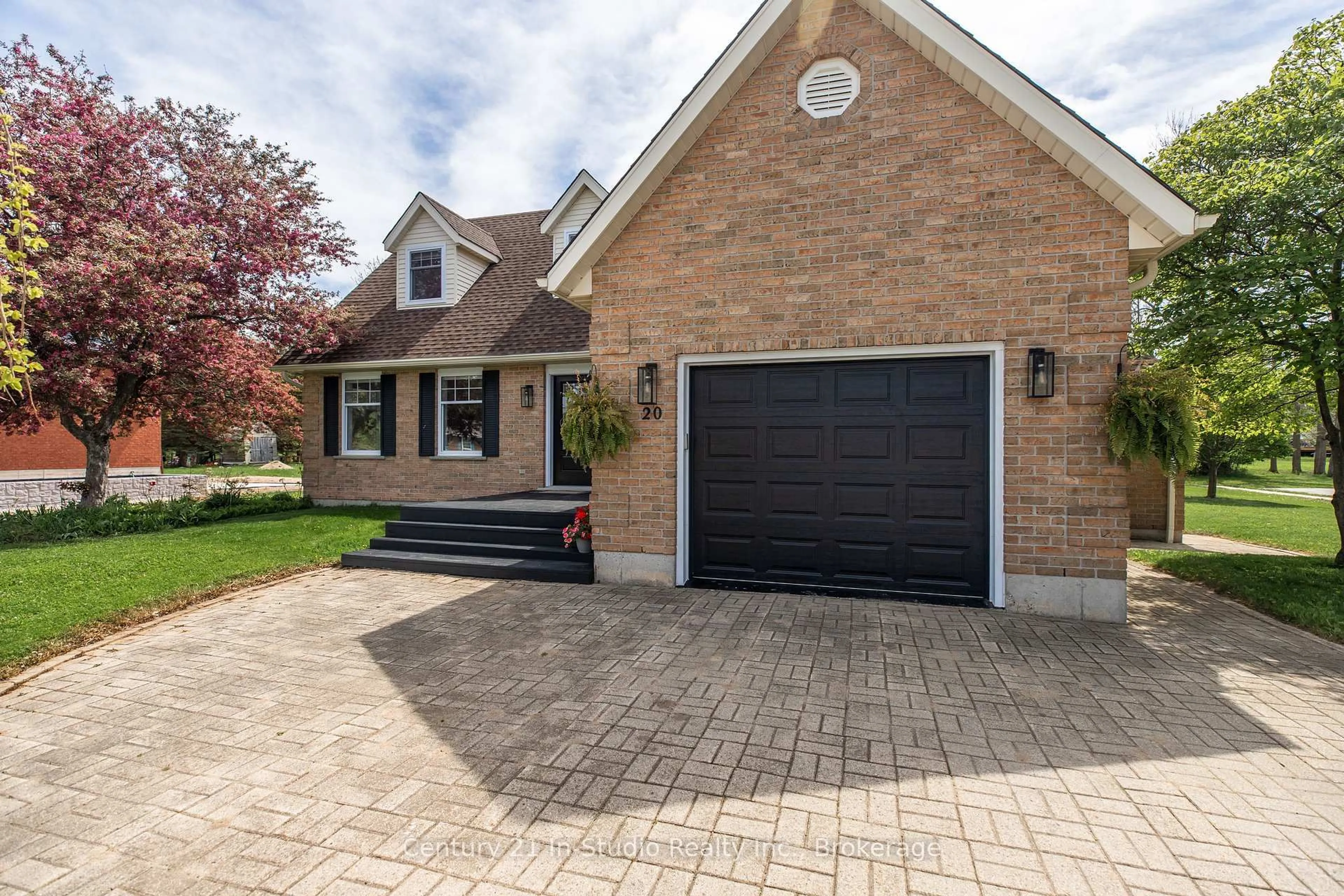 Home with brick exterior material, street for 20 Smith St, Kincardine Ontario N0G 2T0