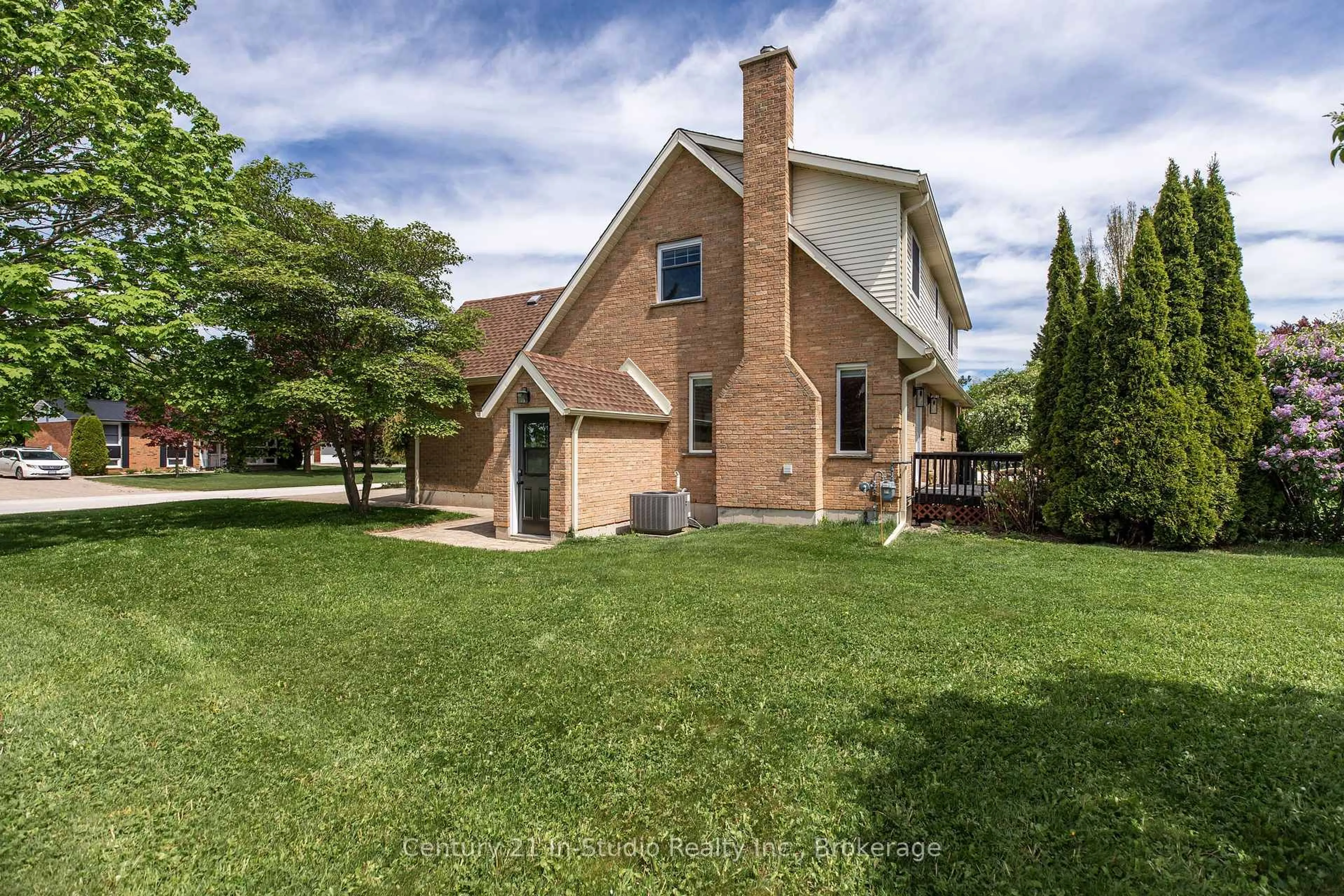 Home with brick exterior material, street for 20 Smith St, Kincardine Ontario N0G 2T0
