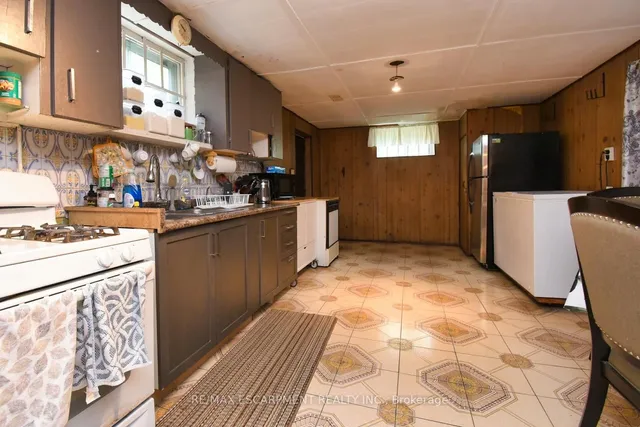 Additional property image - 18 Villa Crt