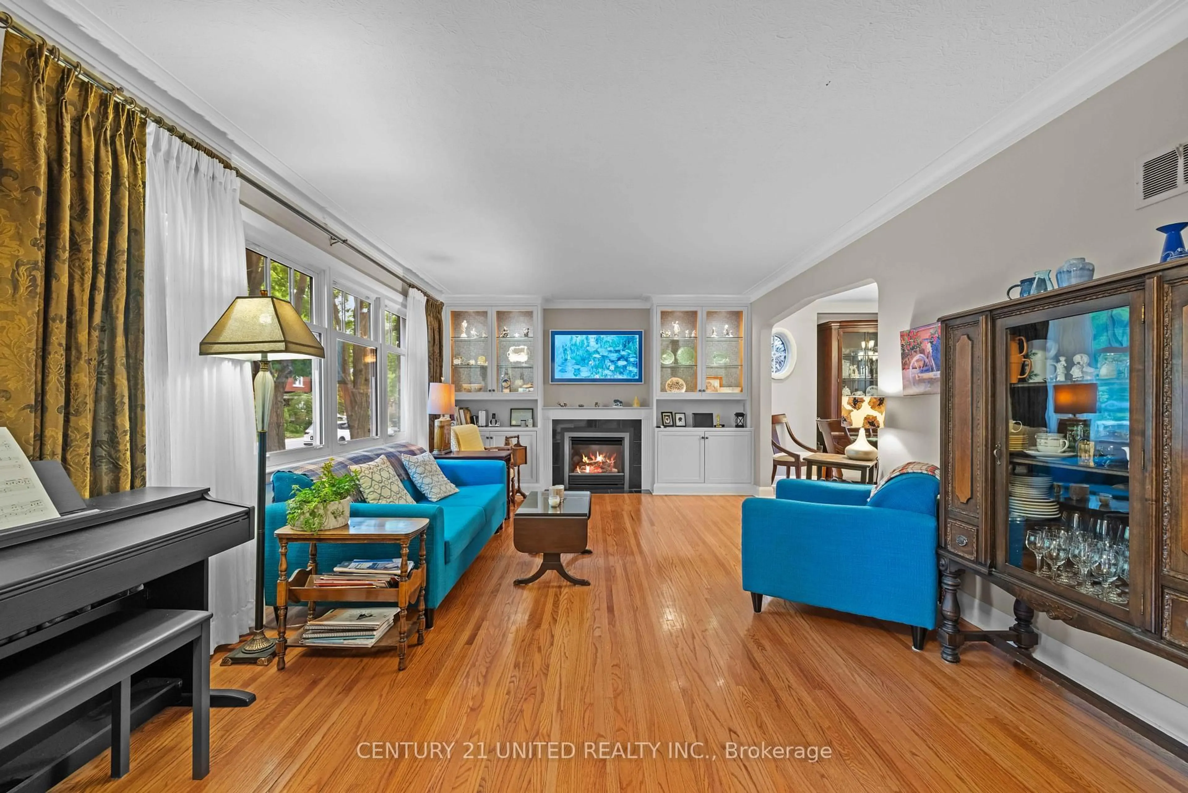Living room with furniture, unknown for 516 Hunter St, Peterborough Central Ontario K9H 2N1