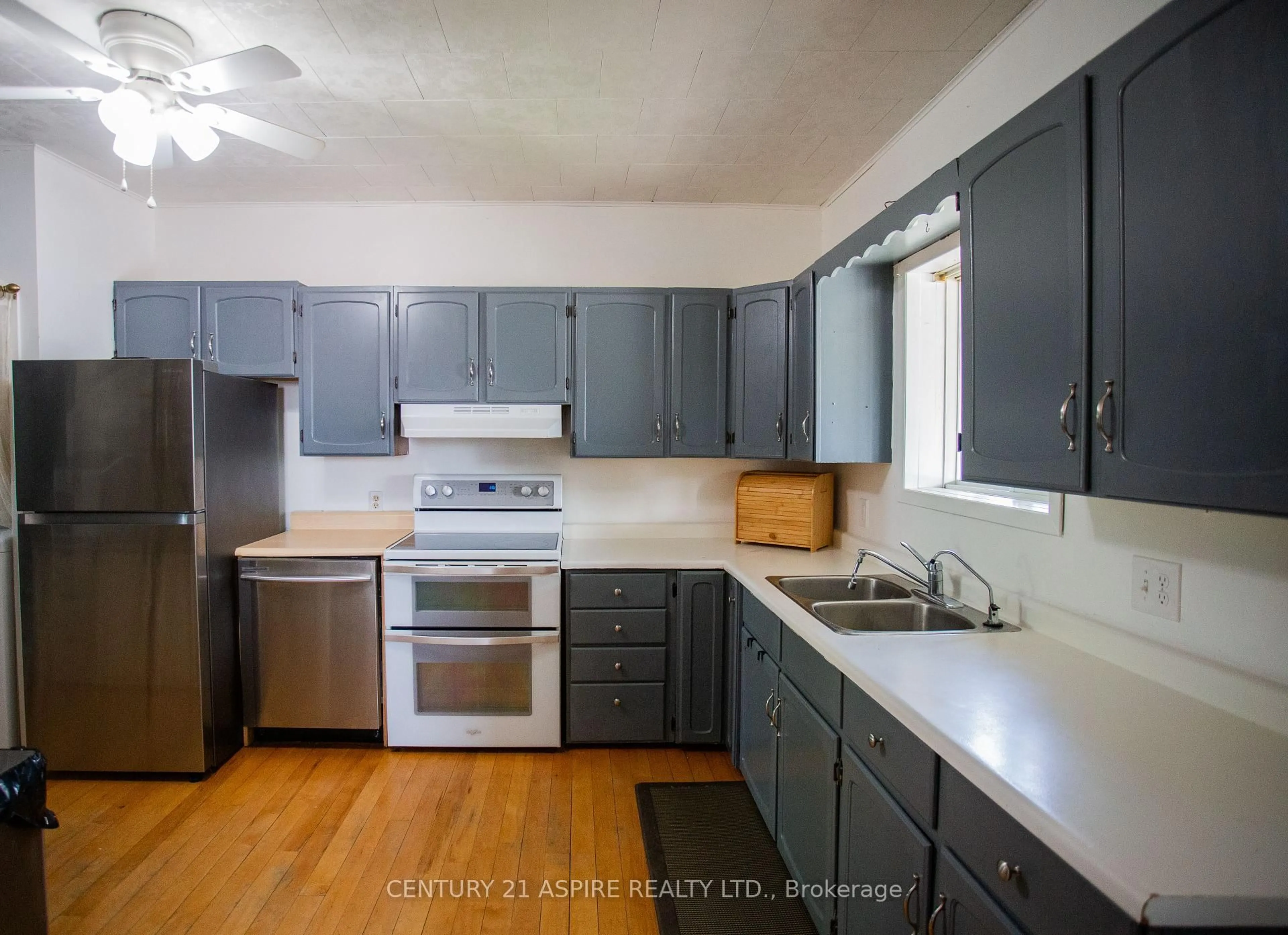 Standard kitchen, unknown for 1991 Foresters Falls Rd, Foresters Falls Ontario K0J 1V0