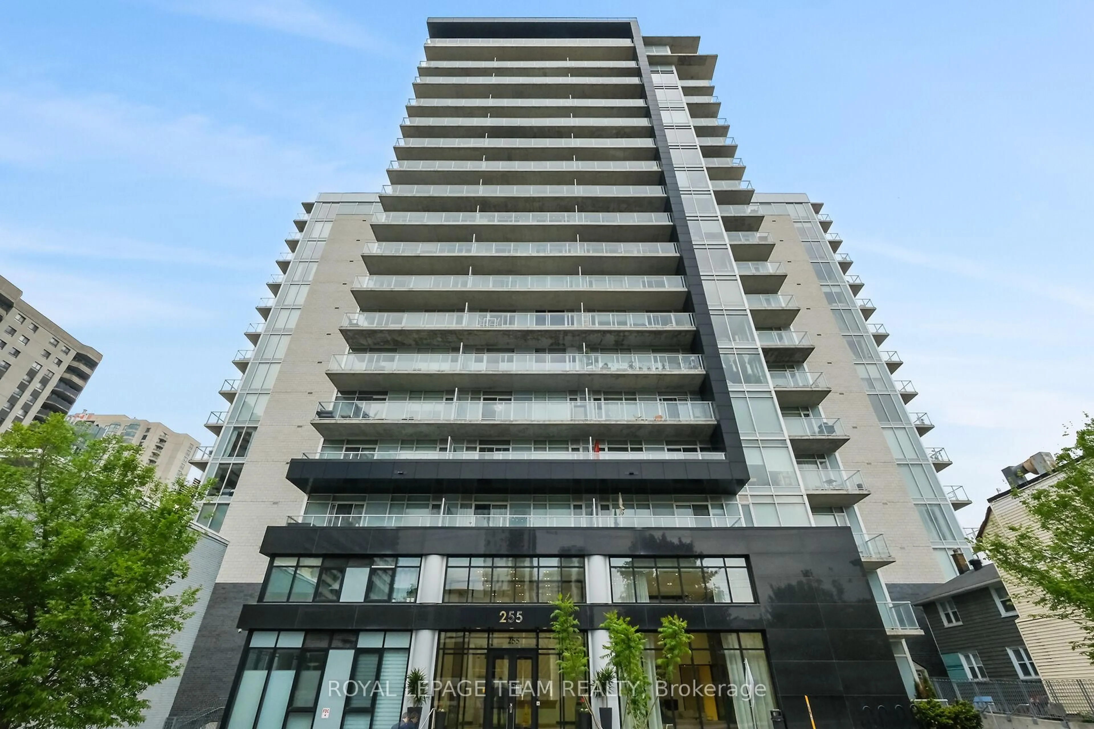 Indoor foyer for 255 Bay St #909, Ottawa Ontario K1R 0C5