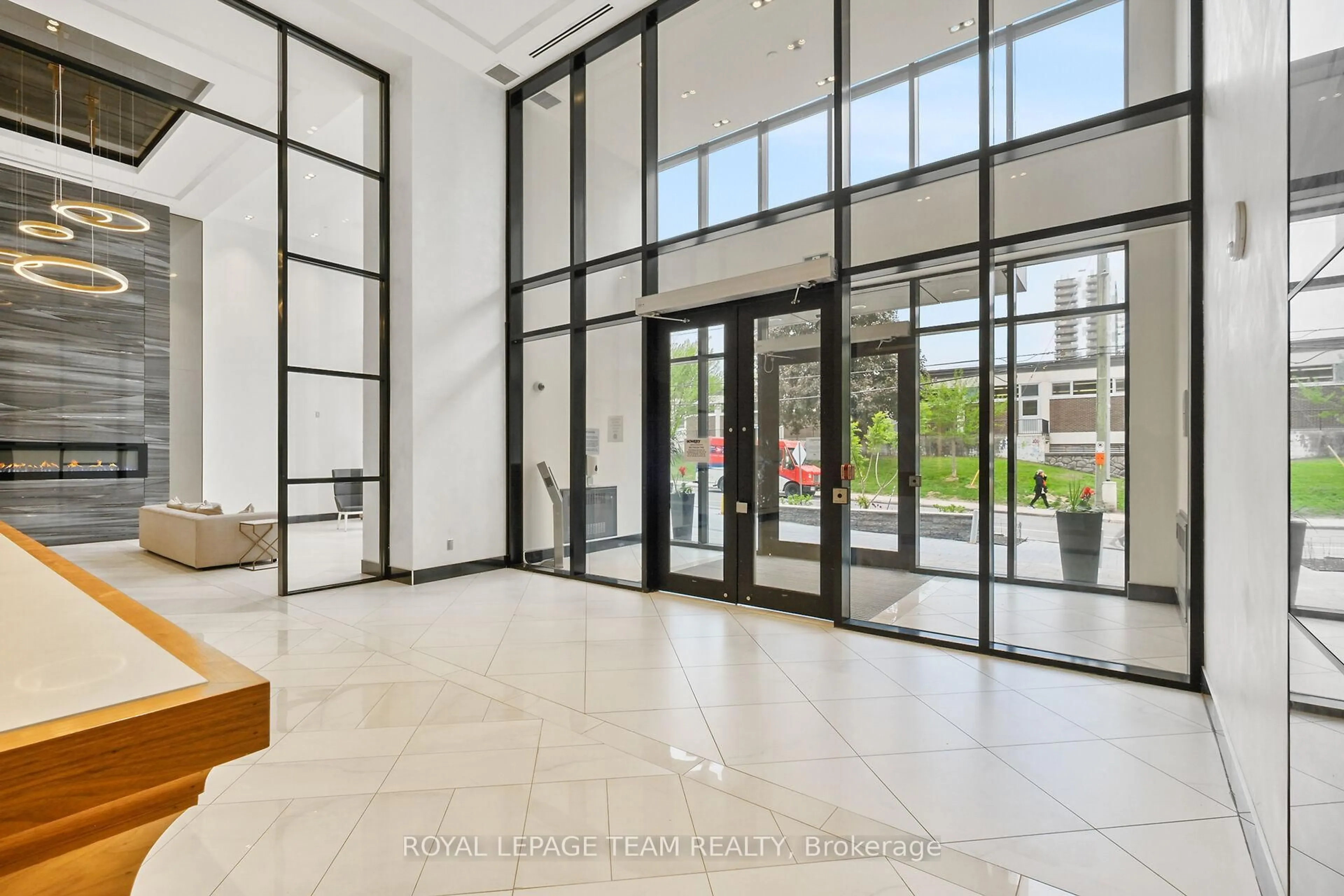 Indoor foyer for 255 Bay St #909, Ottawa Ontario K1R 0C5