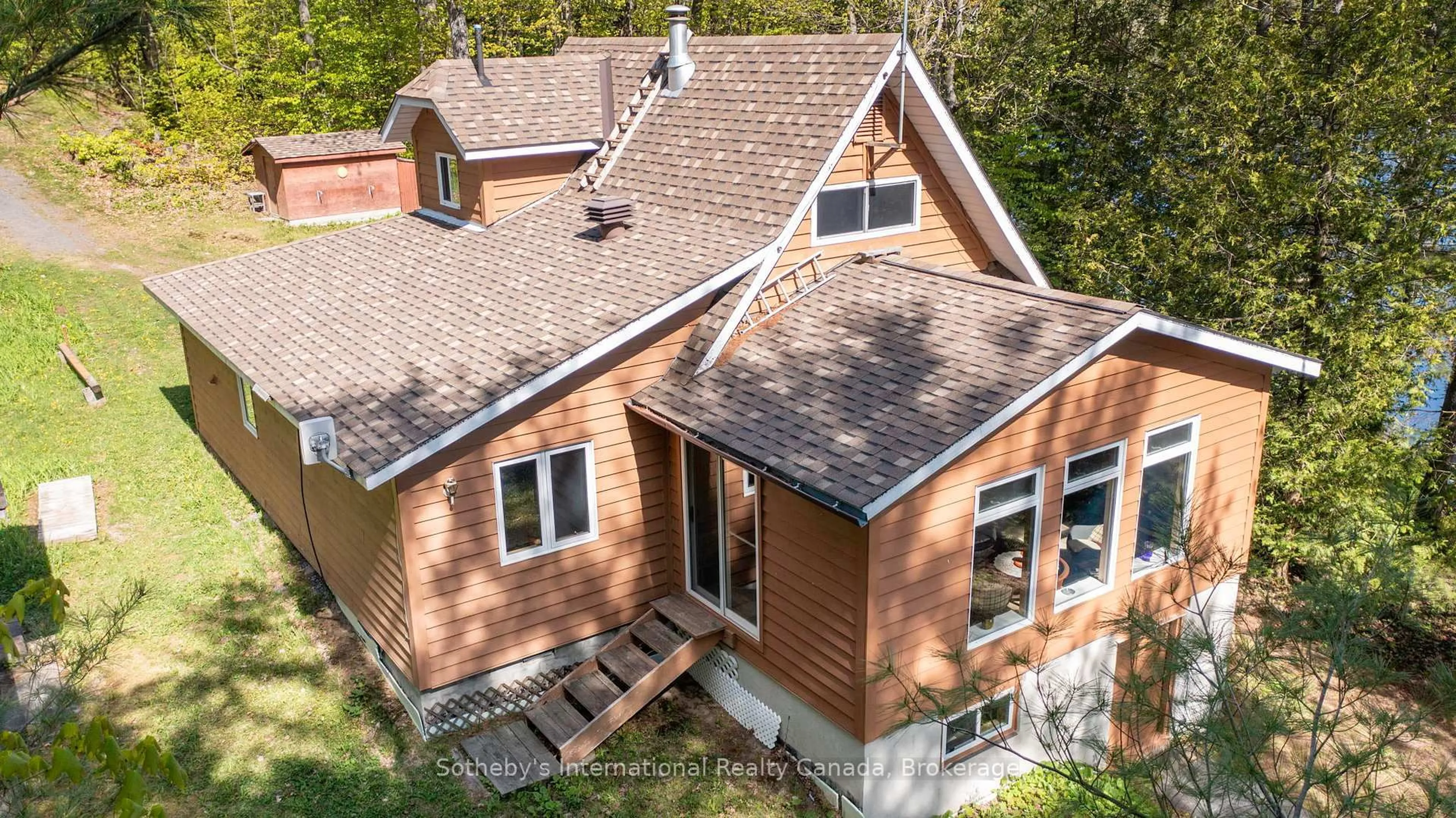 A pic from outside/outdoor area/front of a property/back of a property/a pic from drone, building for 14 Burnegie Lane, Seguin Ontario P2A 2W8