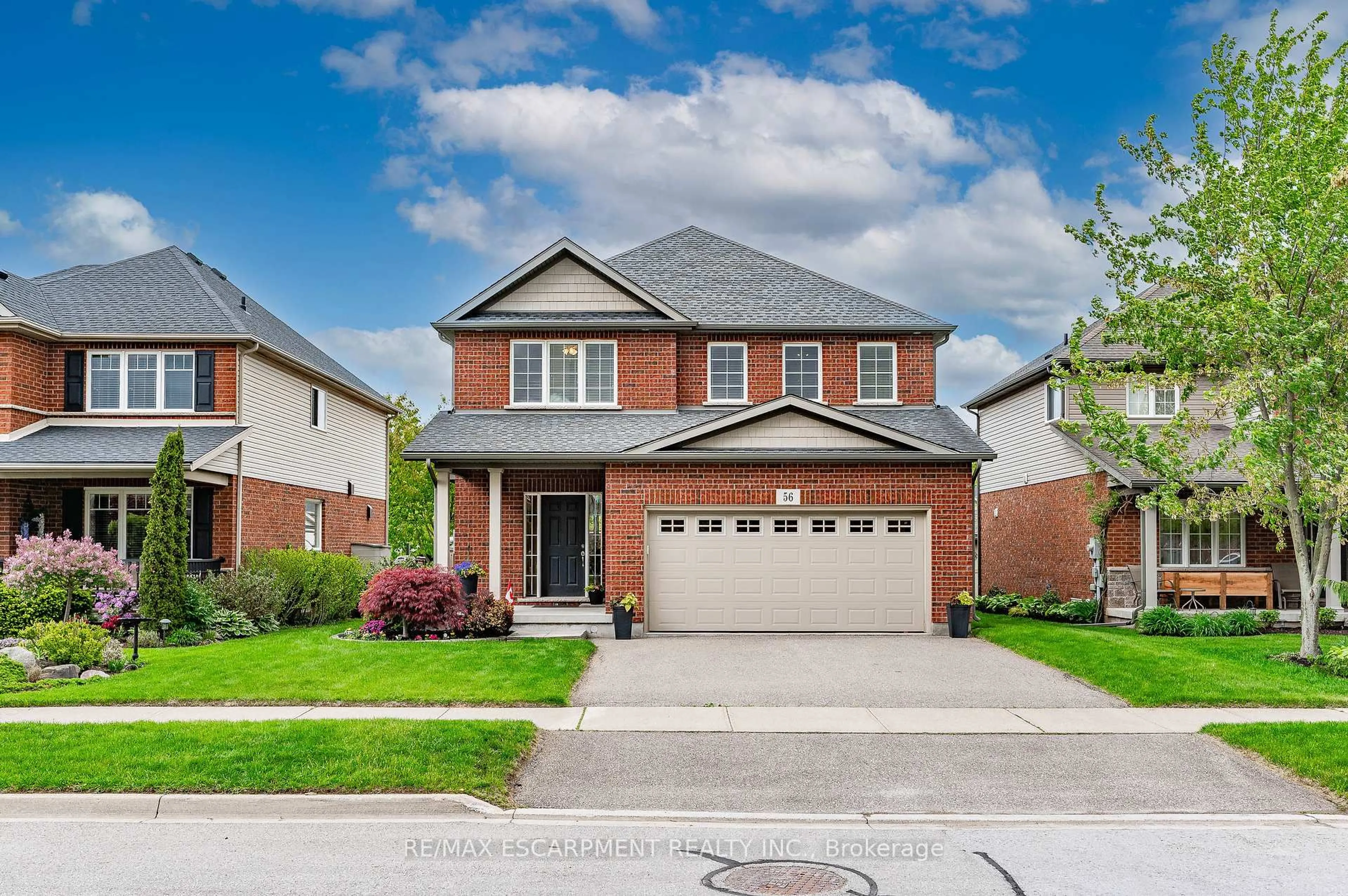 Home with brick exterior material, street for 56 Hillsdale Rd, Welland Ontario L3C 7M4