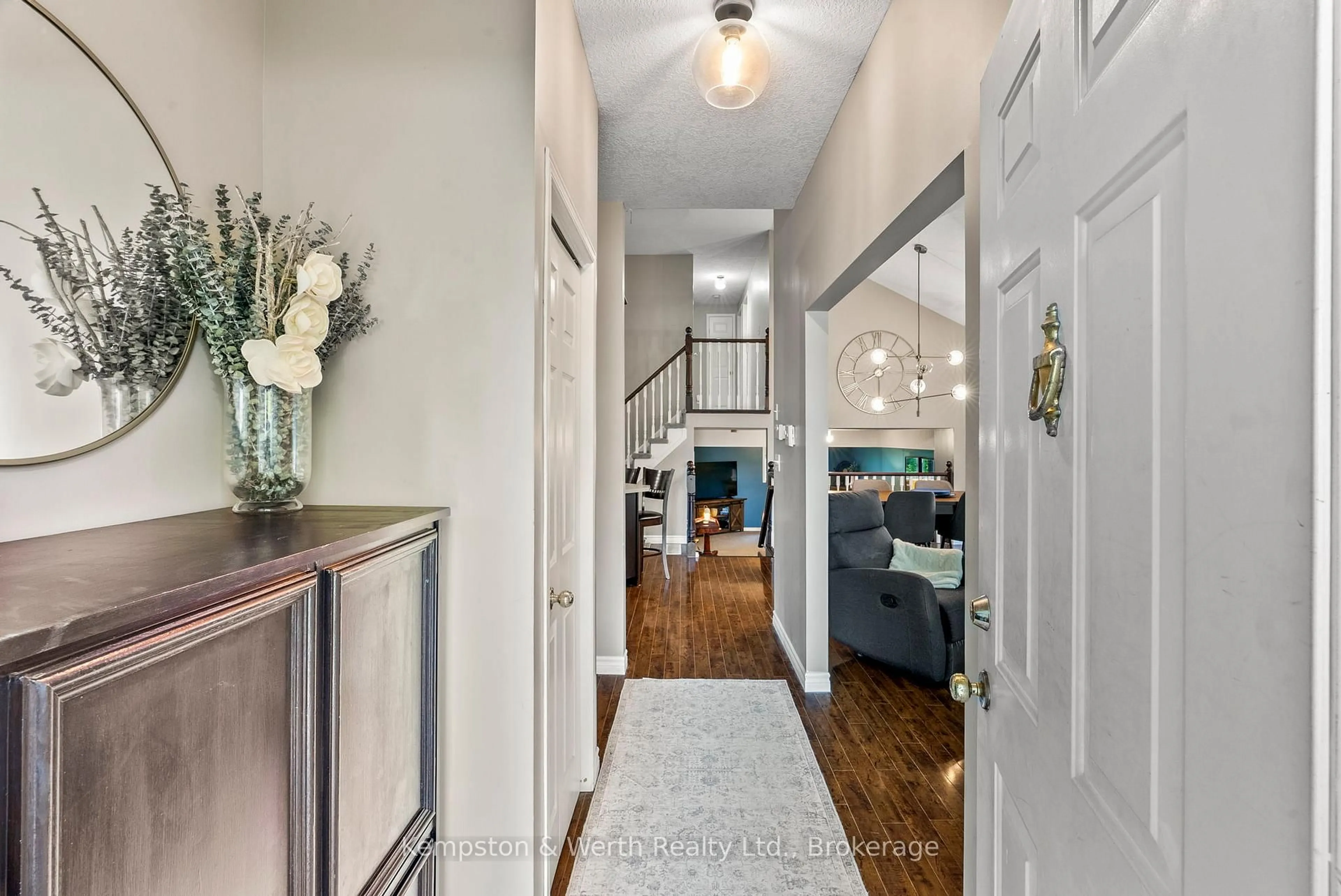 Indoor entryway for 761 Scott St, North Perth Ontario N4W 1J5