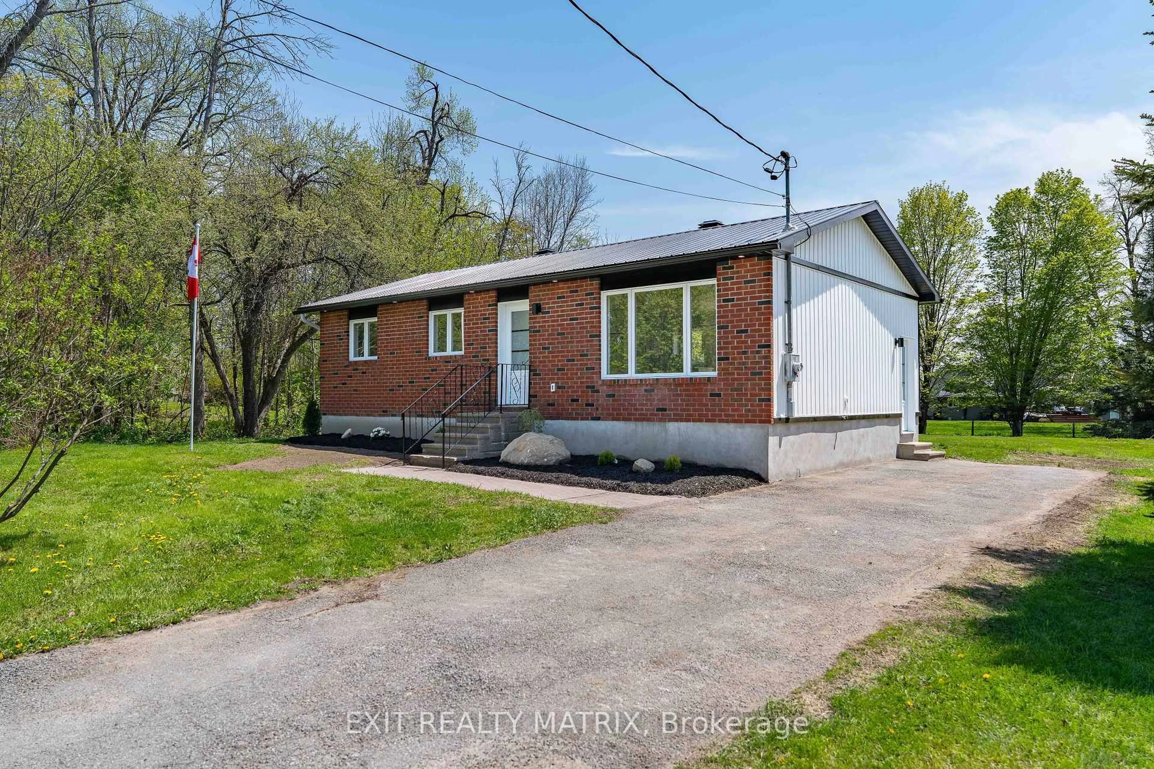 Unknown for 4 Alexander St, Clarence-Rockland Ontario K4K 1K7