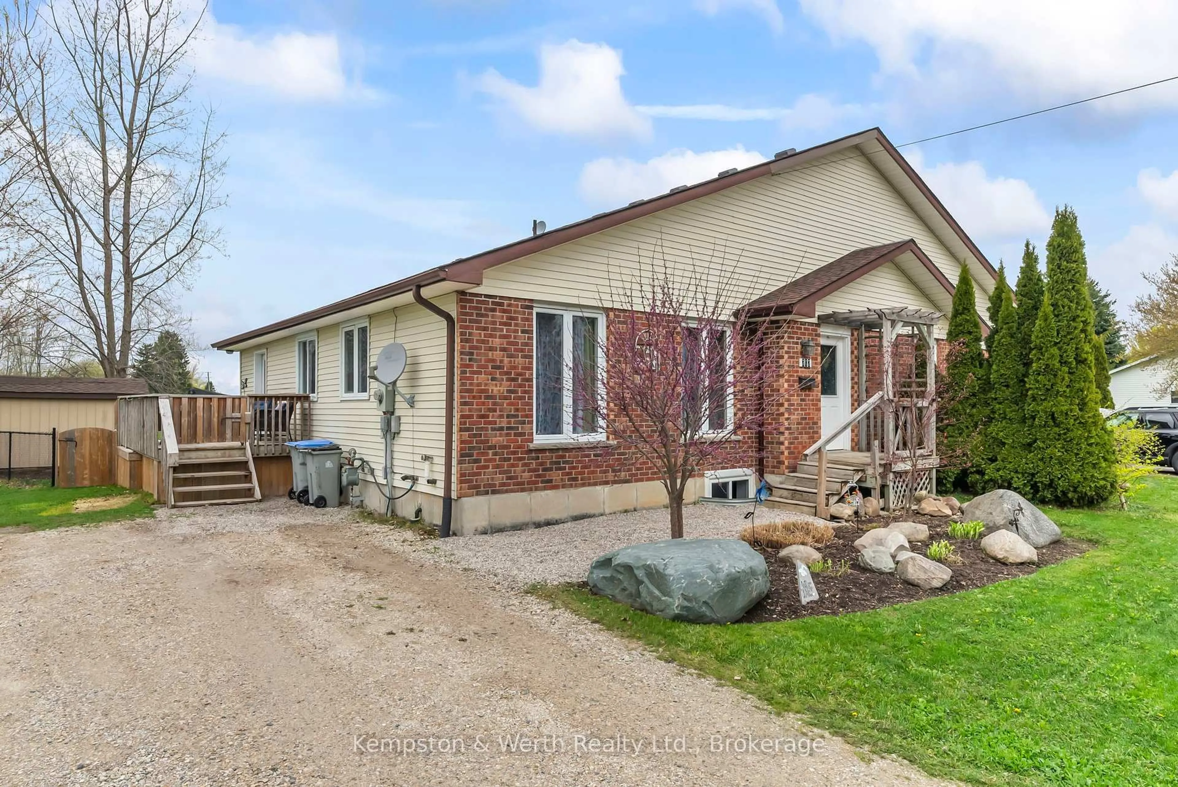 Home with brick exterior material, street for 707 Reserve Ave, North Perth Ontario N4W 2N8