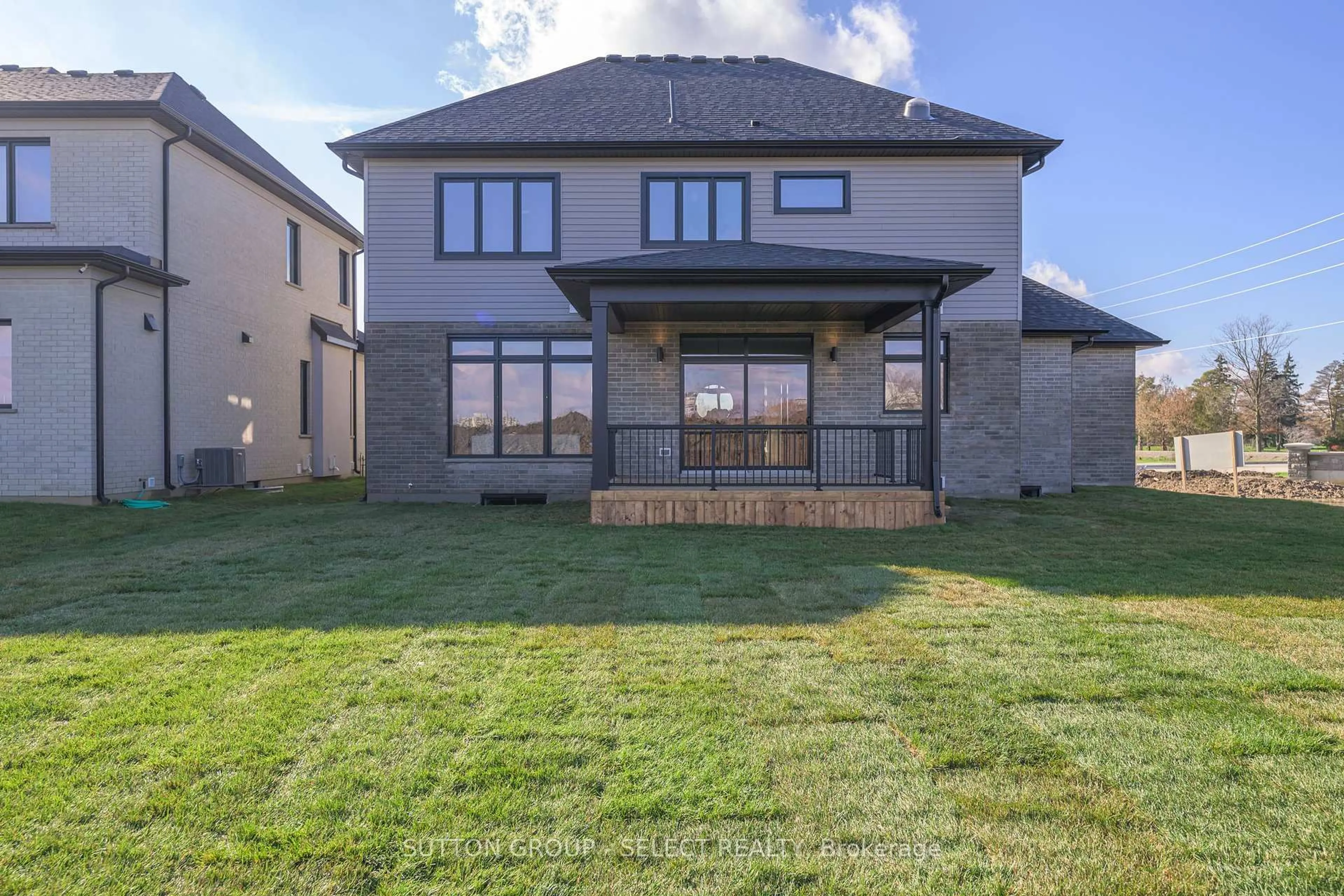 Unknown for 2202 Robbie's Way, London North Ontario N6G 0E9