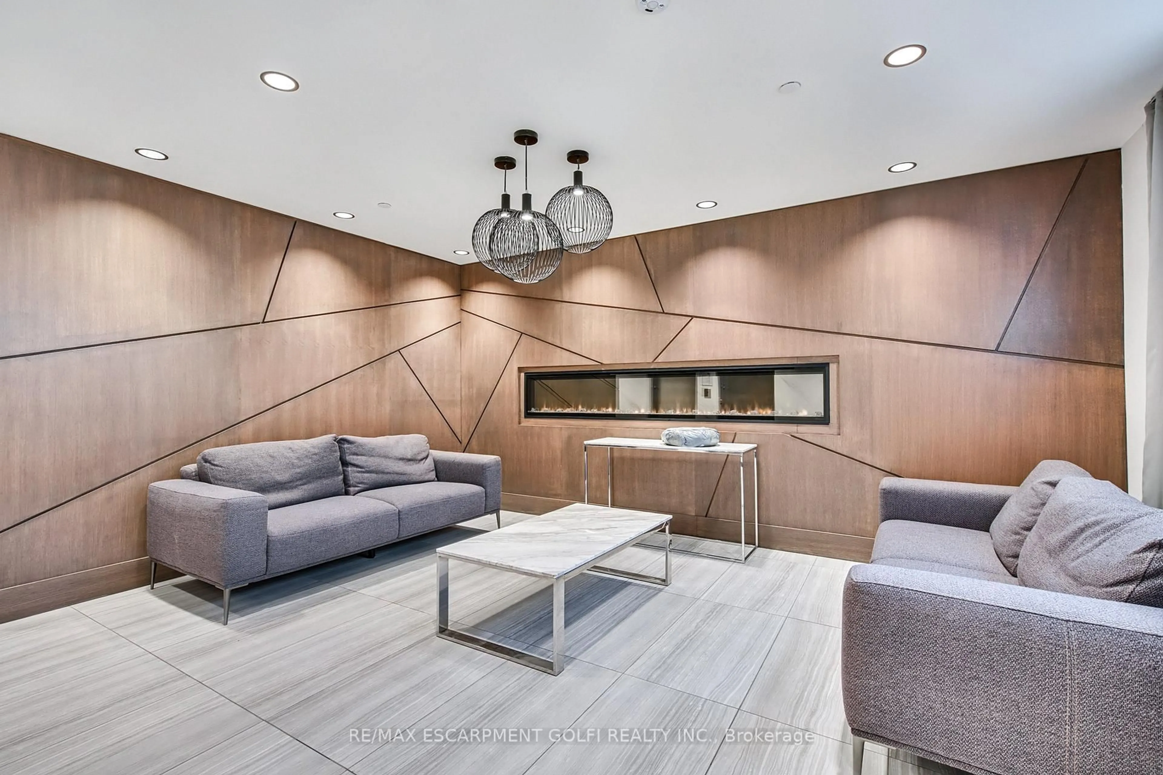 Lobby for 16 Markle Cres #403, Hamilton Ontario L9G 0H4