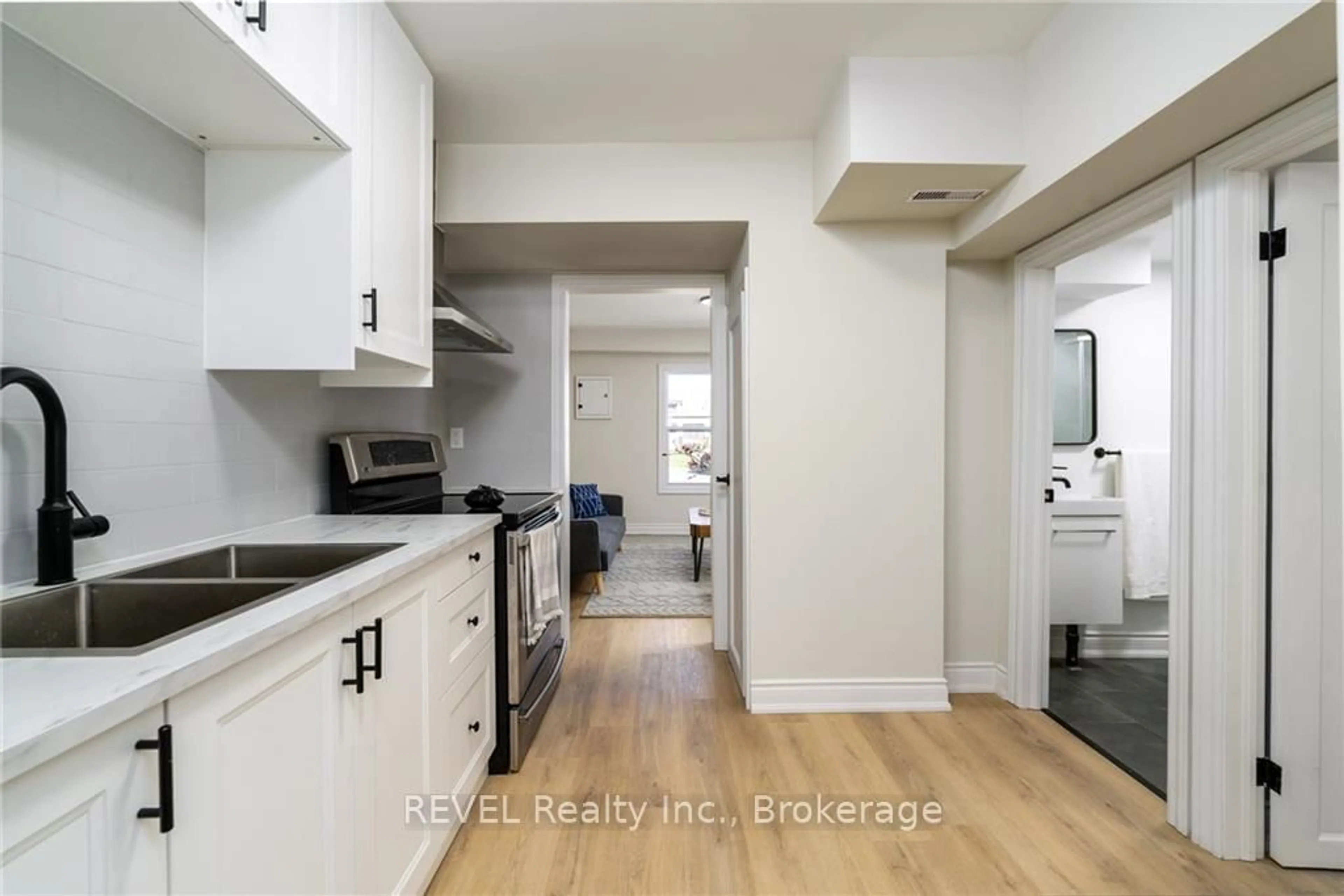 Kitchen with laundary machines, unknown for 129 Durham St, Port Colborne Ontario L3K 1E1