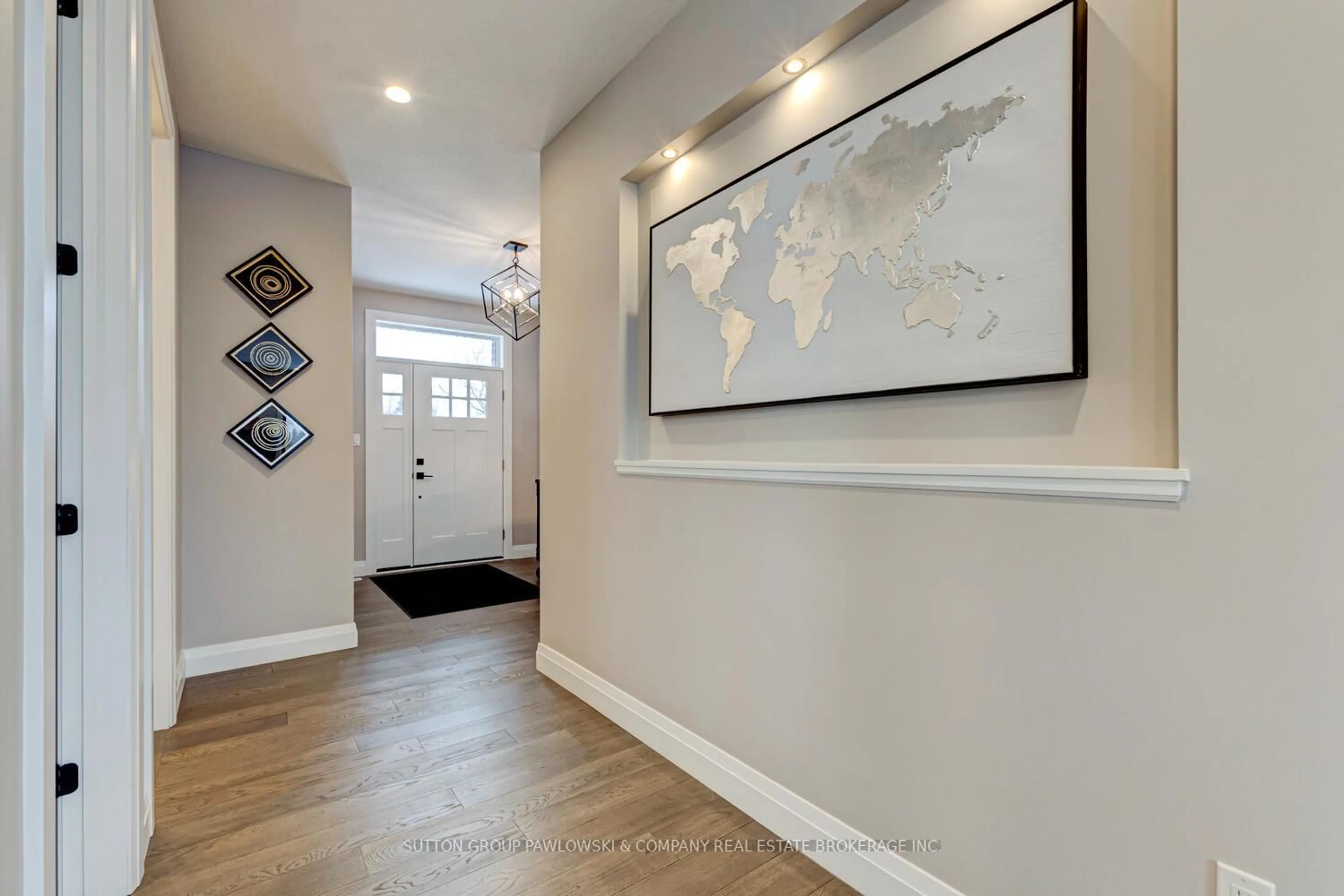 Indoor entryway for 101 ALLISTER Dr #LOT #26, Middlesex Centre Ontario N0L 1R0