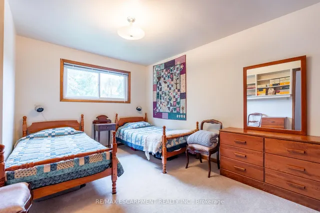 Additional property image - 35 Kemp Dr