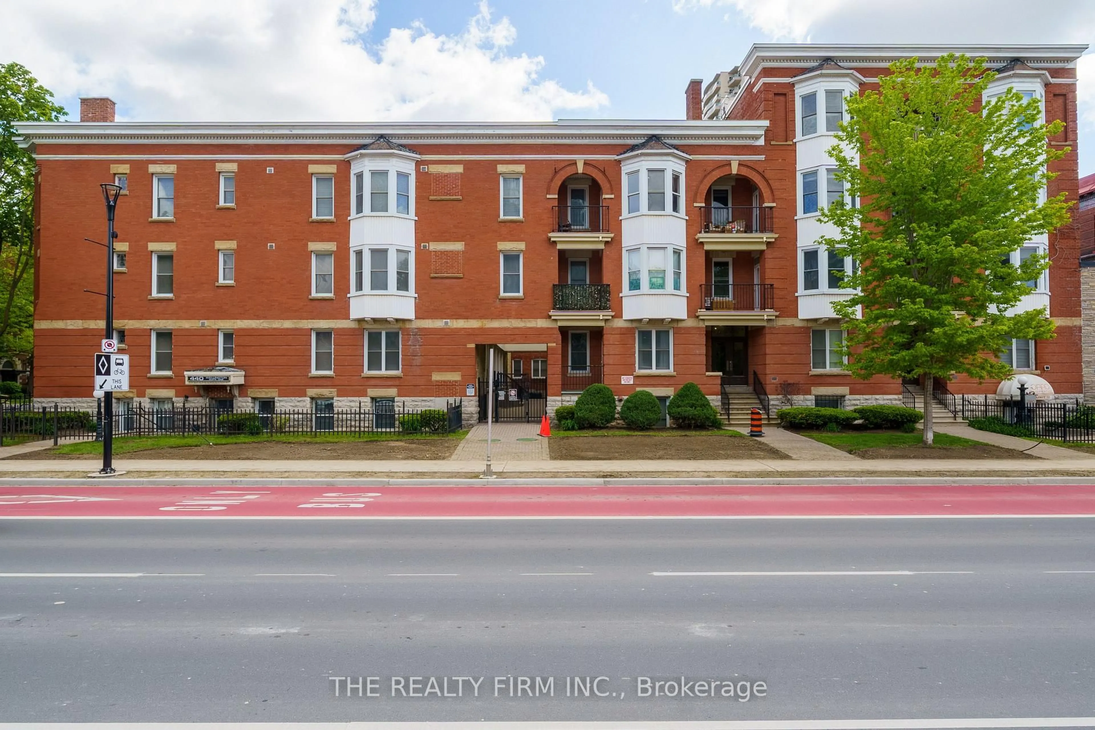 Unknown for 440 Wellington St #301, London East Ontario N6A 3P2