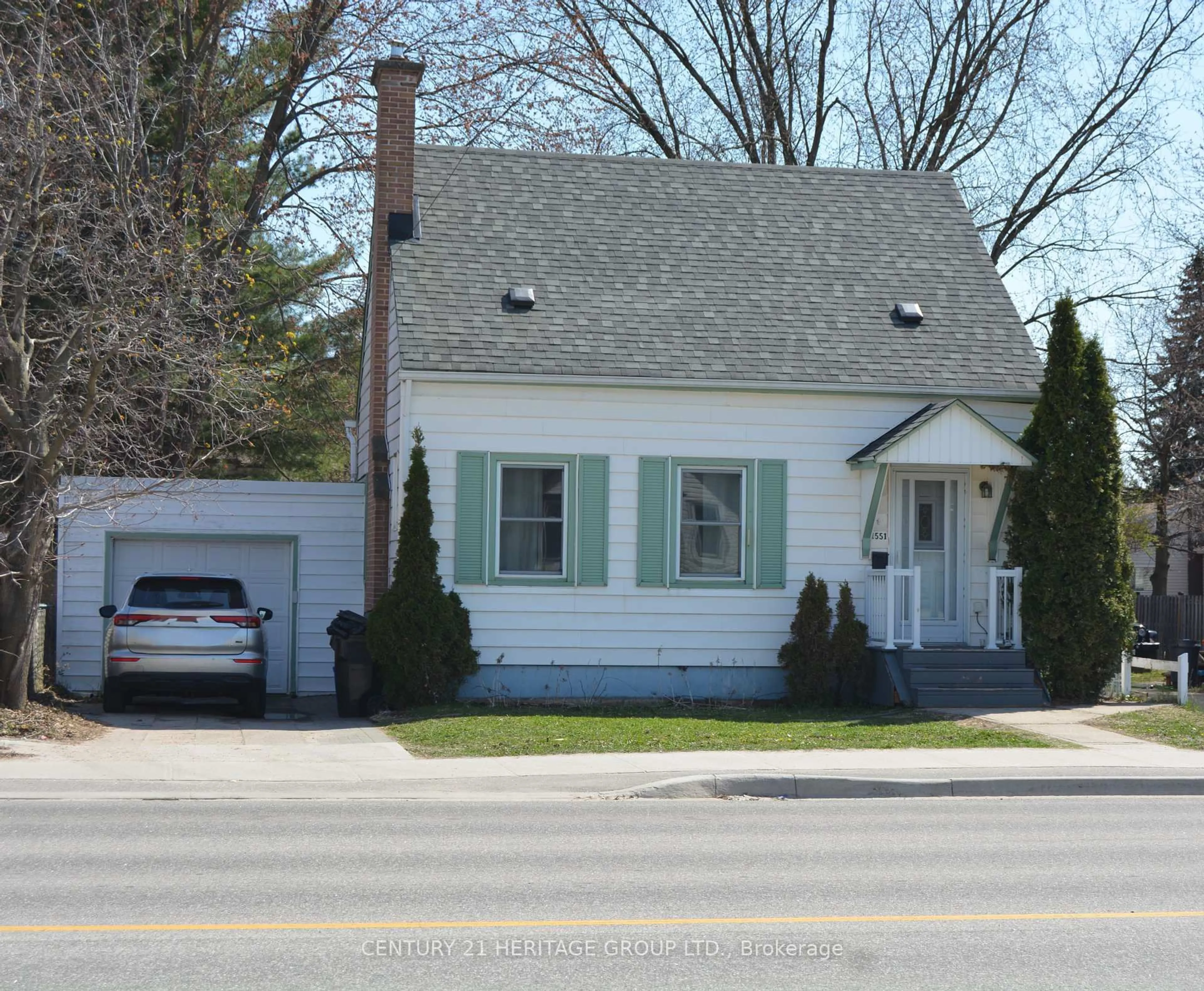 Home with vinyl exterior material, street for 1551 CASSELLS St, North Bay Ontario P1B 4C3