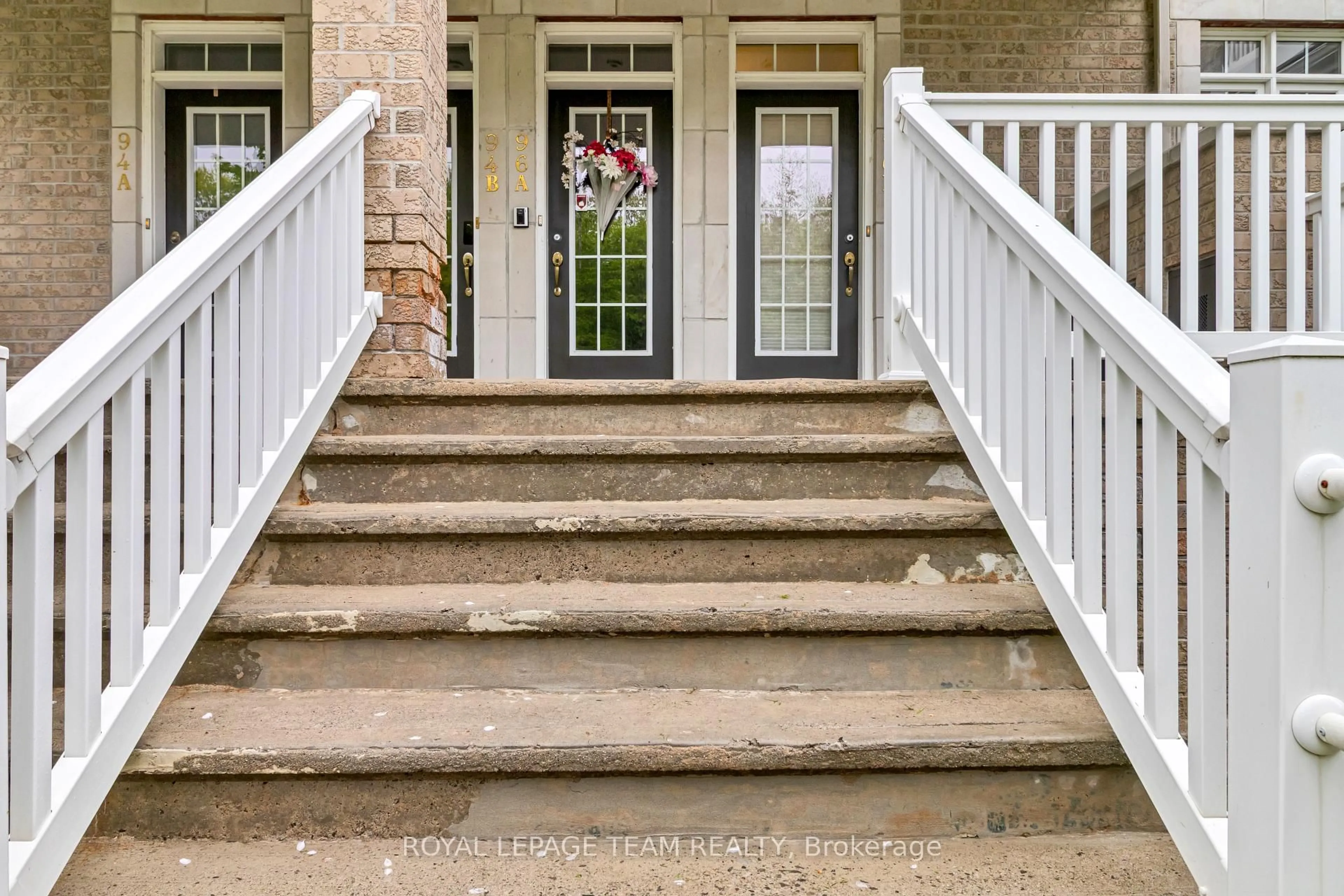 Stairs for 96 Stonehaven Dr #B, Ottawa Ontario K2M 0C4