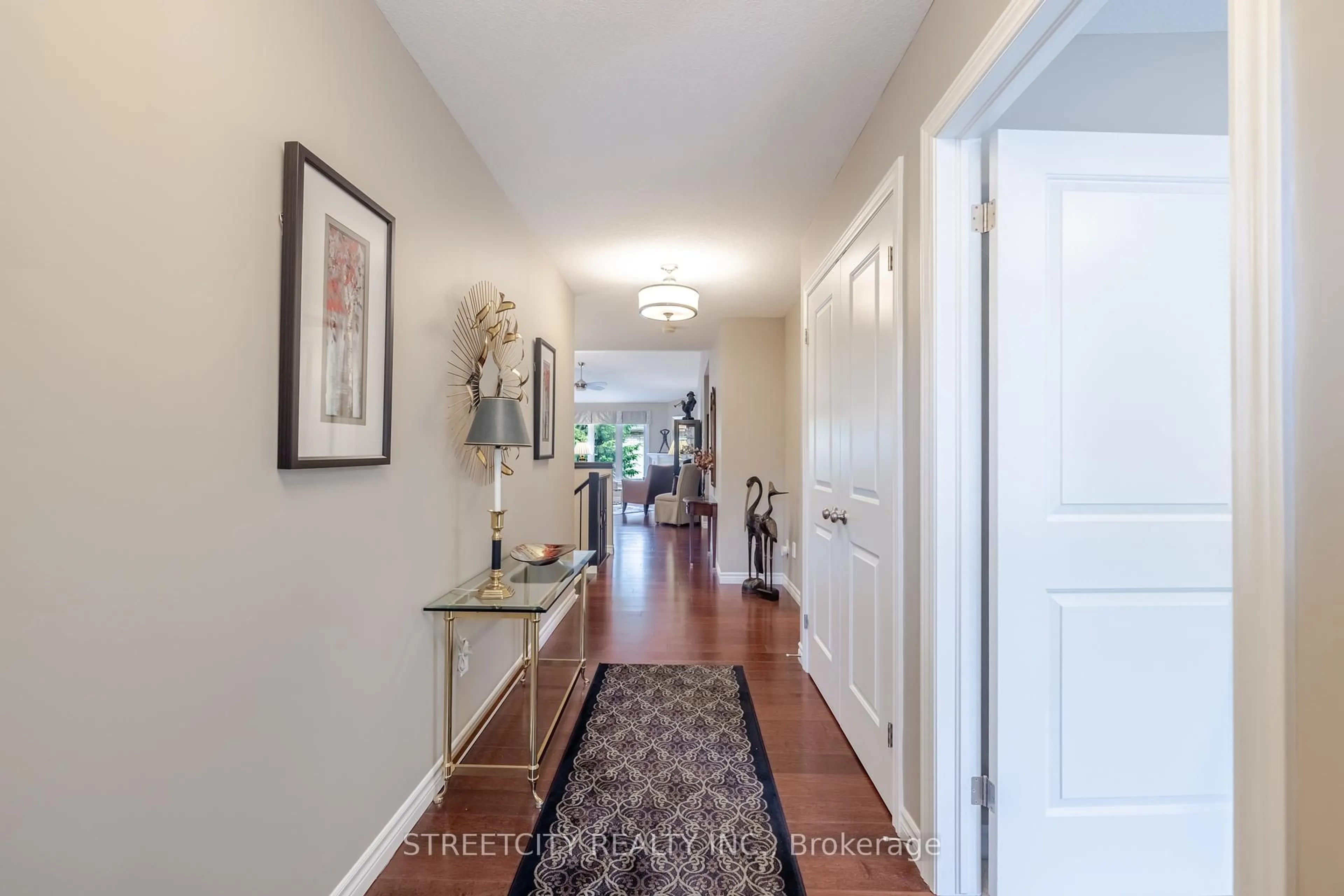 Indoor entryway for 765 Killarney Rd #68, London North Ontario N5X 0H6