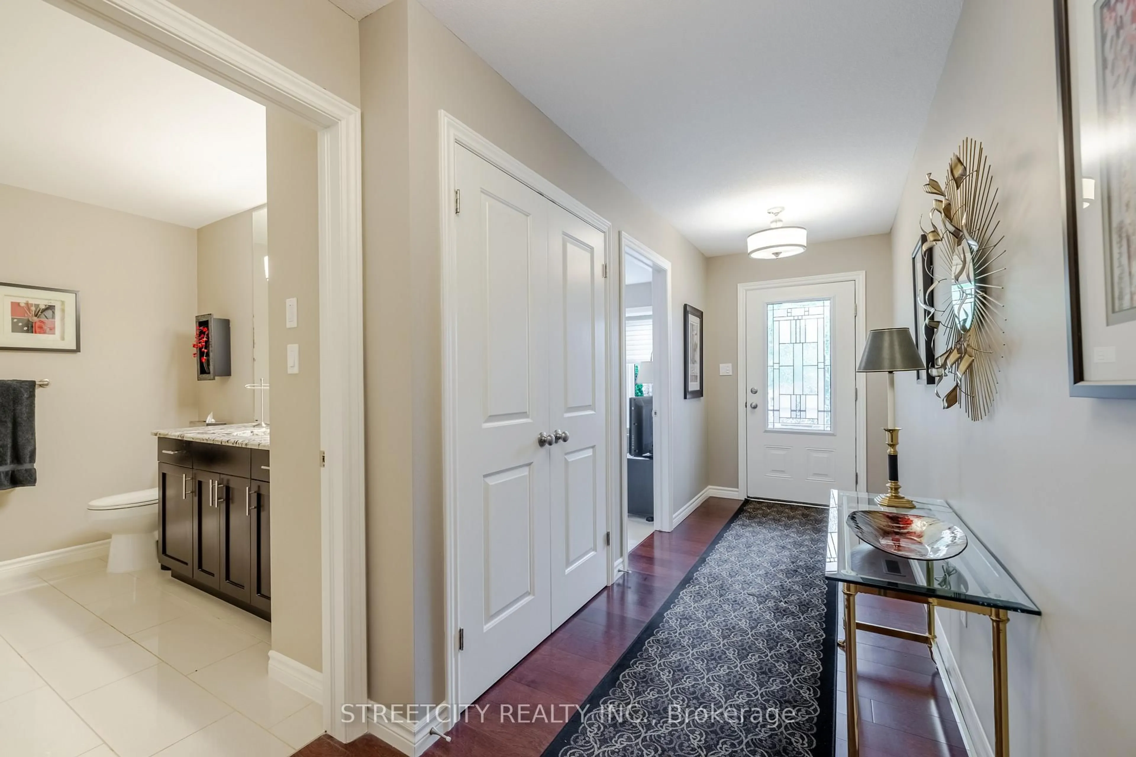 Indoor entryway for 765 Killarney Rd #68, London North Ontario N5X 0H6