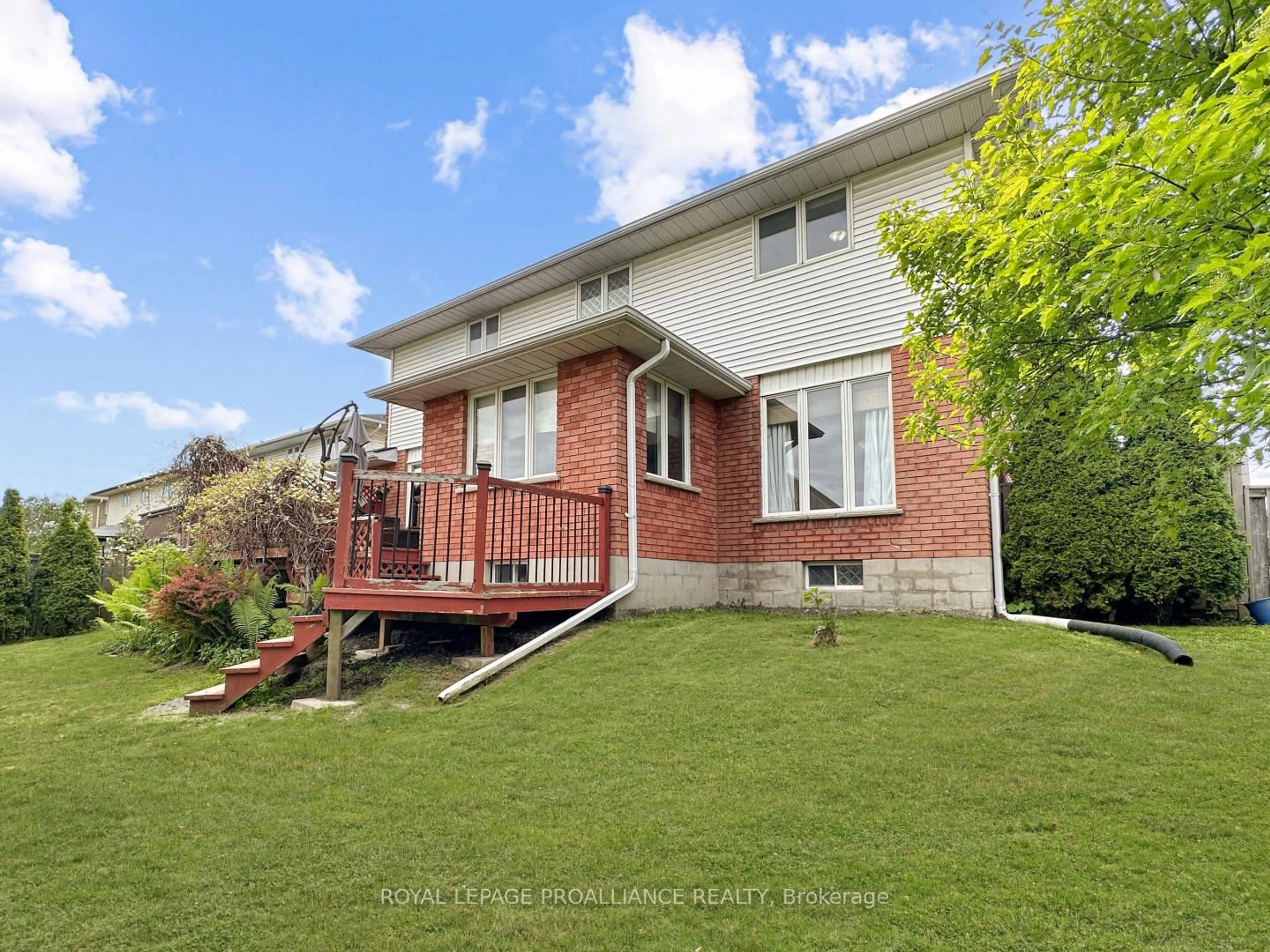 A pic from outside/outdoor area/front of a property/back of a property/a pic from drone, unknown for 43 Dungannon Dr, Belleville Ontario K8P 5E7