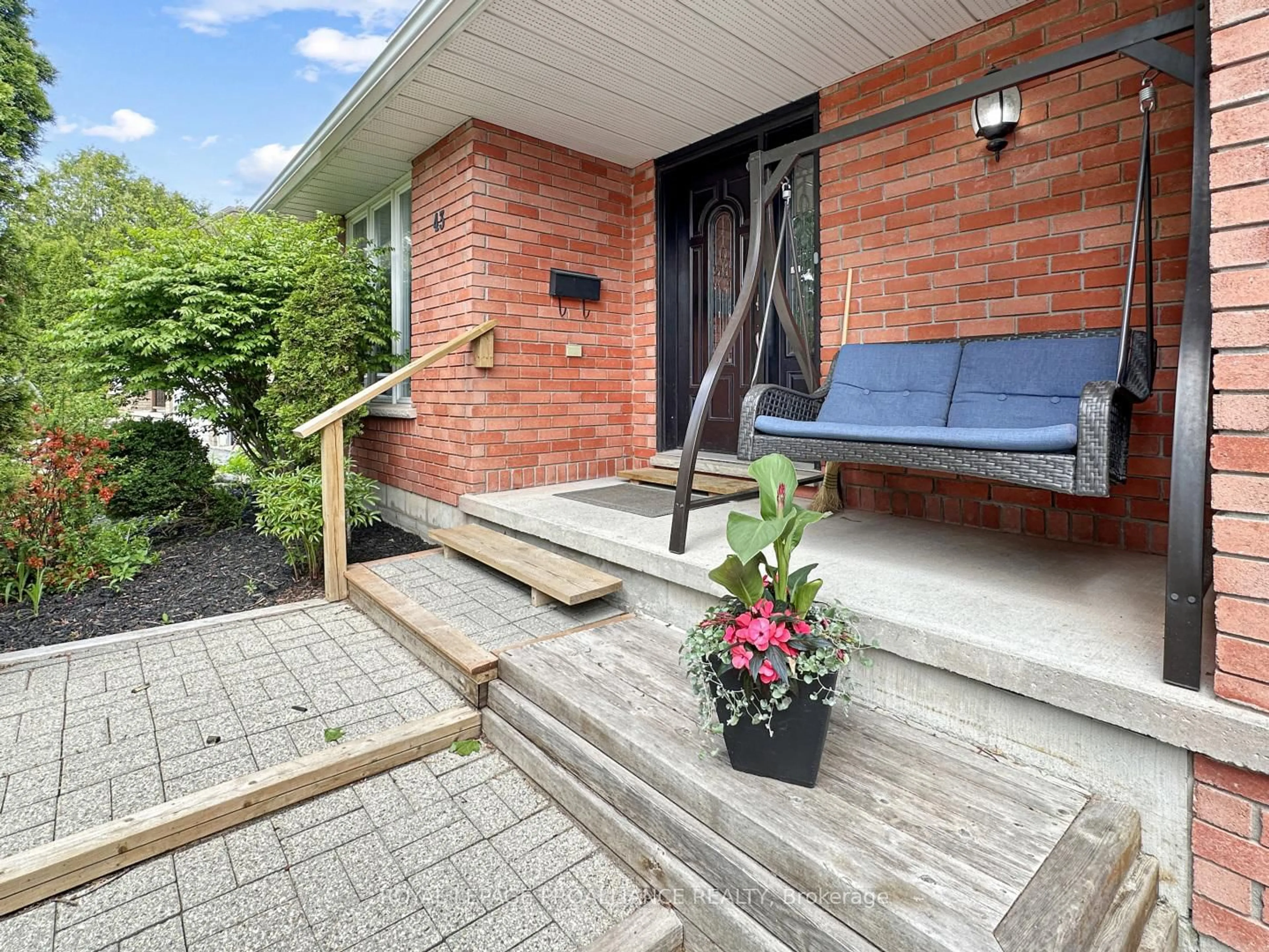 Patio, street for 43 Dungannon Dr, Belleville Ontario K8P 5E7