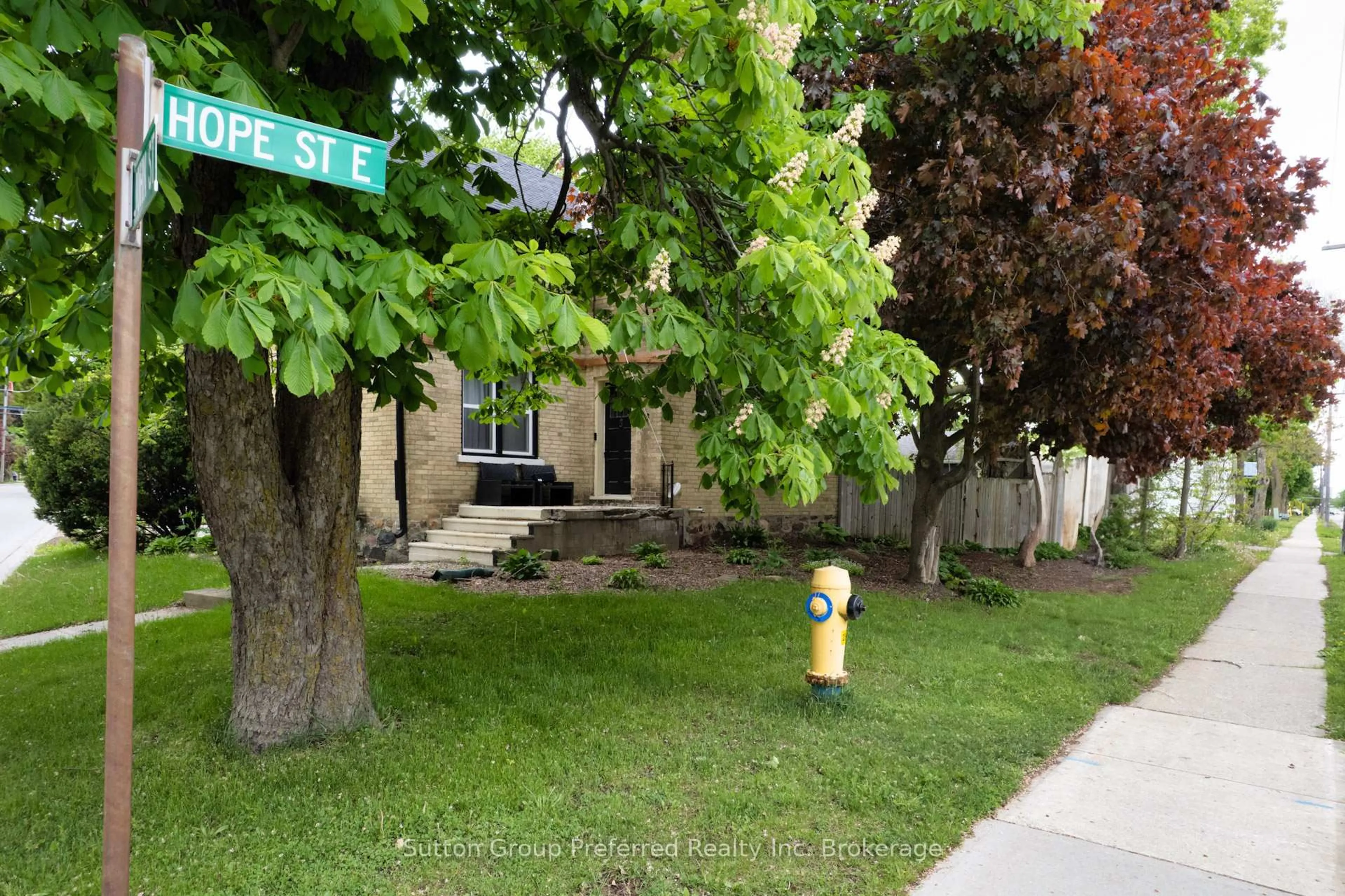 A pic from outside/outdoor area/front of a property/back of a property/a pic from drone, street for 73 Hope St, East Zorra-Tavistock Ontario N0B 2R0