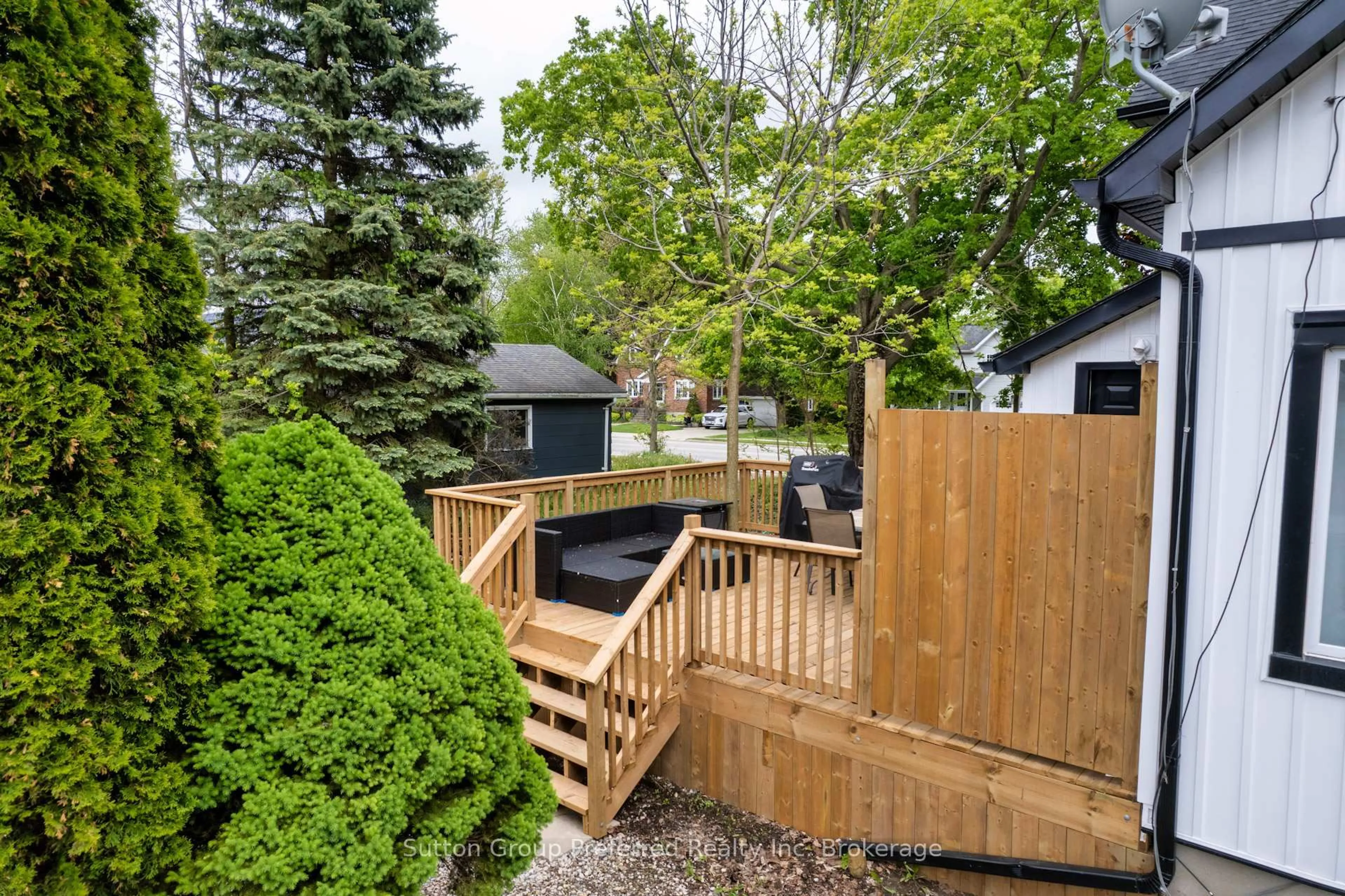 Patio, street for 73 Hope St, East Zorra-Tavistock Ontario N0B 2R0