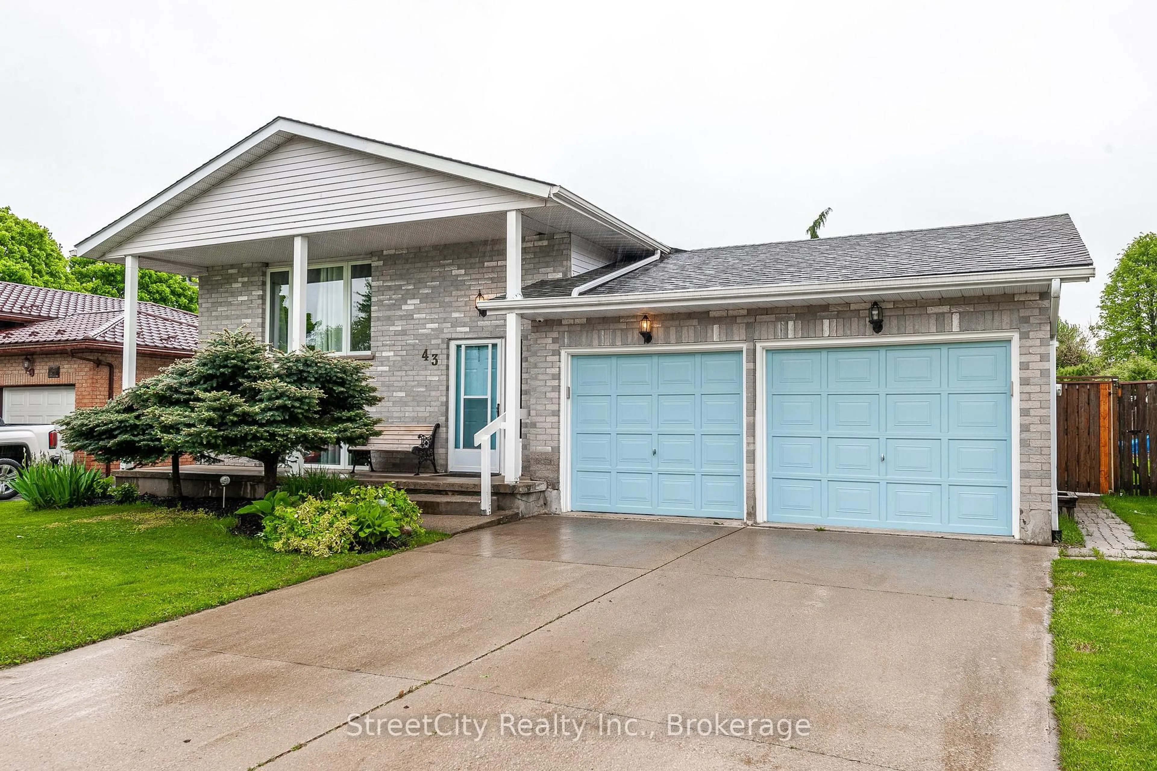 Unknown for 43 Freeland Dr, Stratford Ontario N4Z 1H1