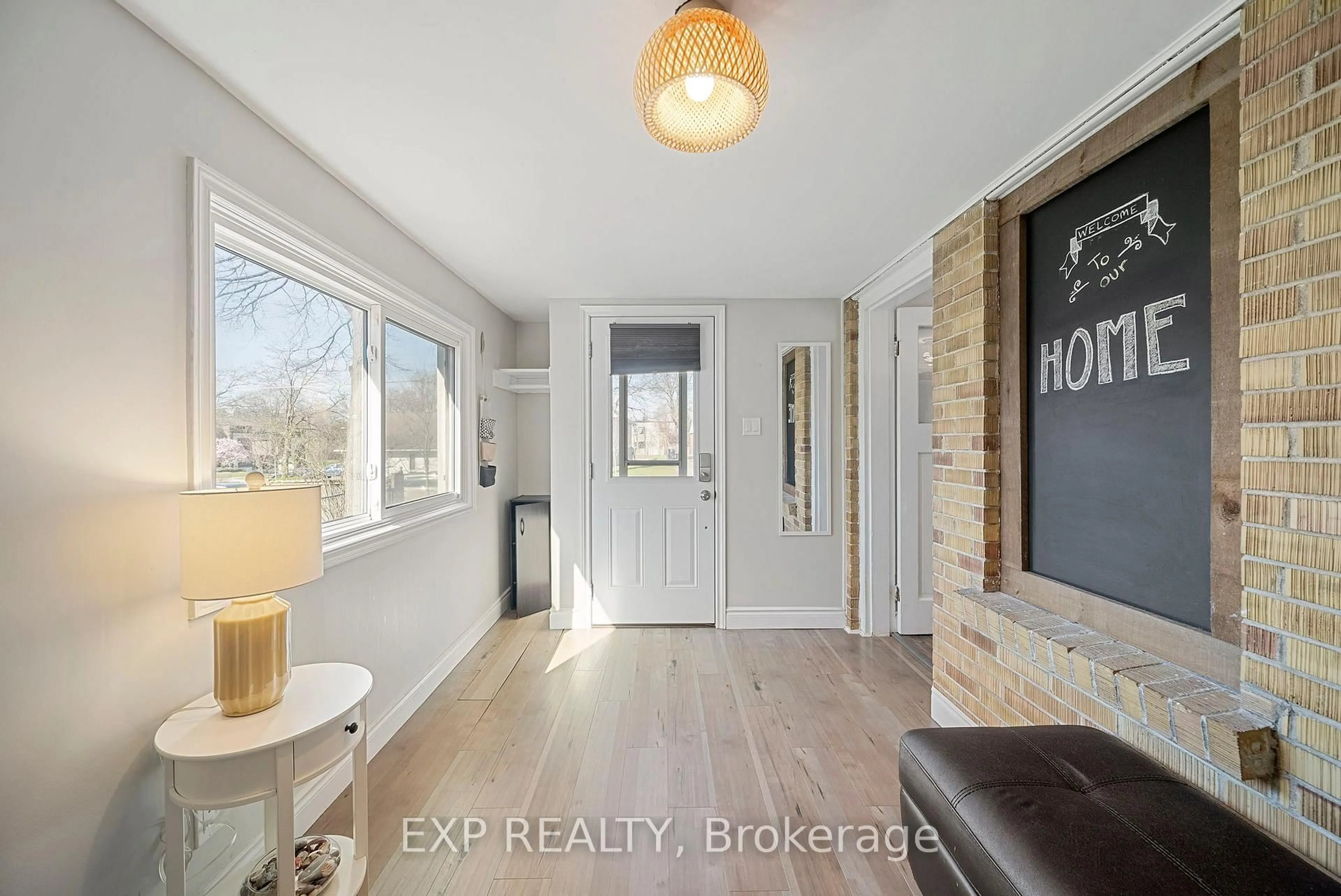 Indoor entryway for 124 Chesterfield Ave, London South Ontario N5Z 3N2