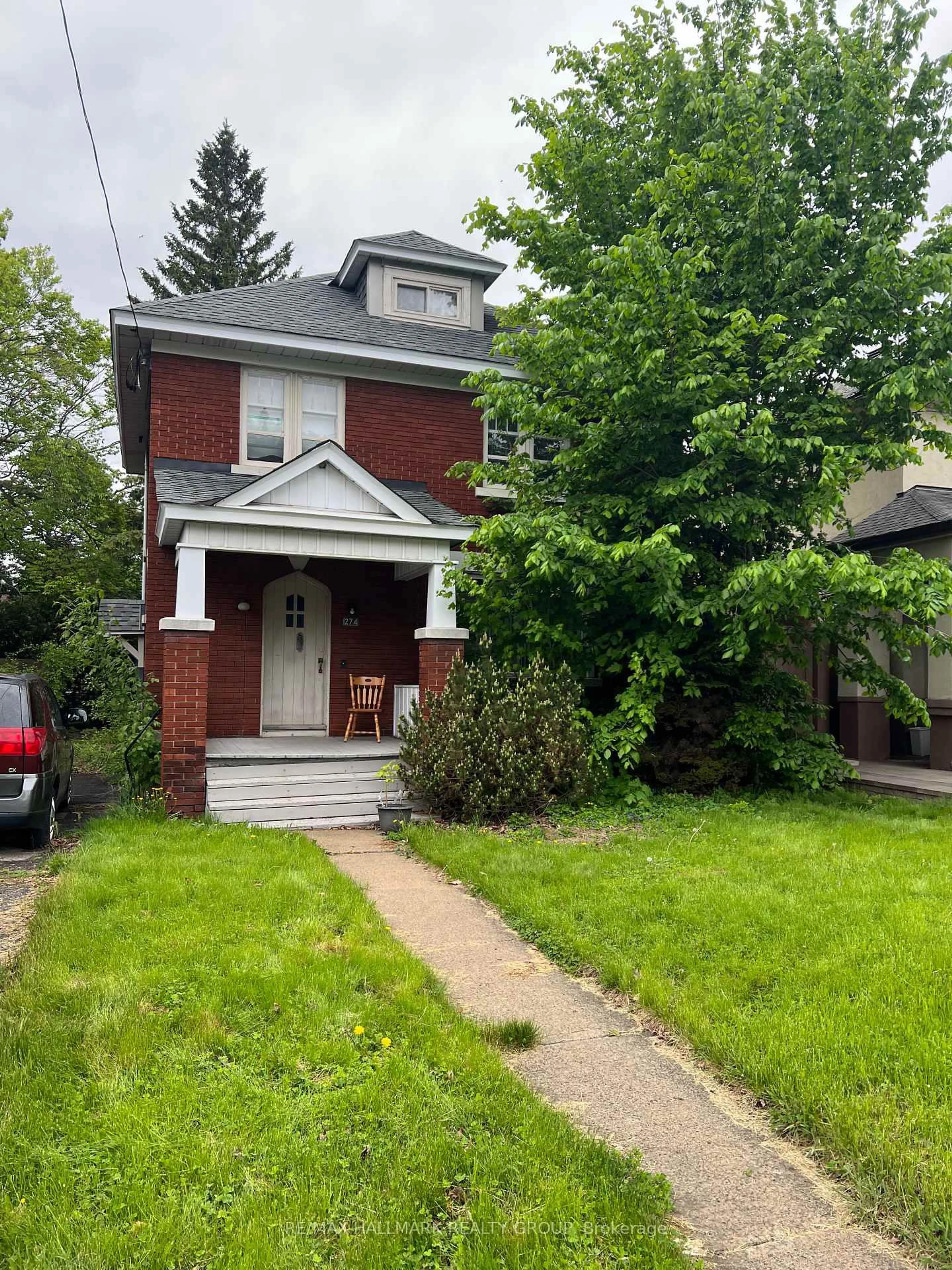 Home with brick exterior material, street for 274 Bayswater Ave, Ottawa Ontario K1Y 2H1