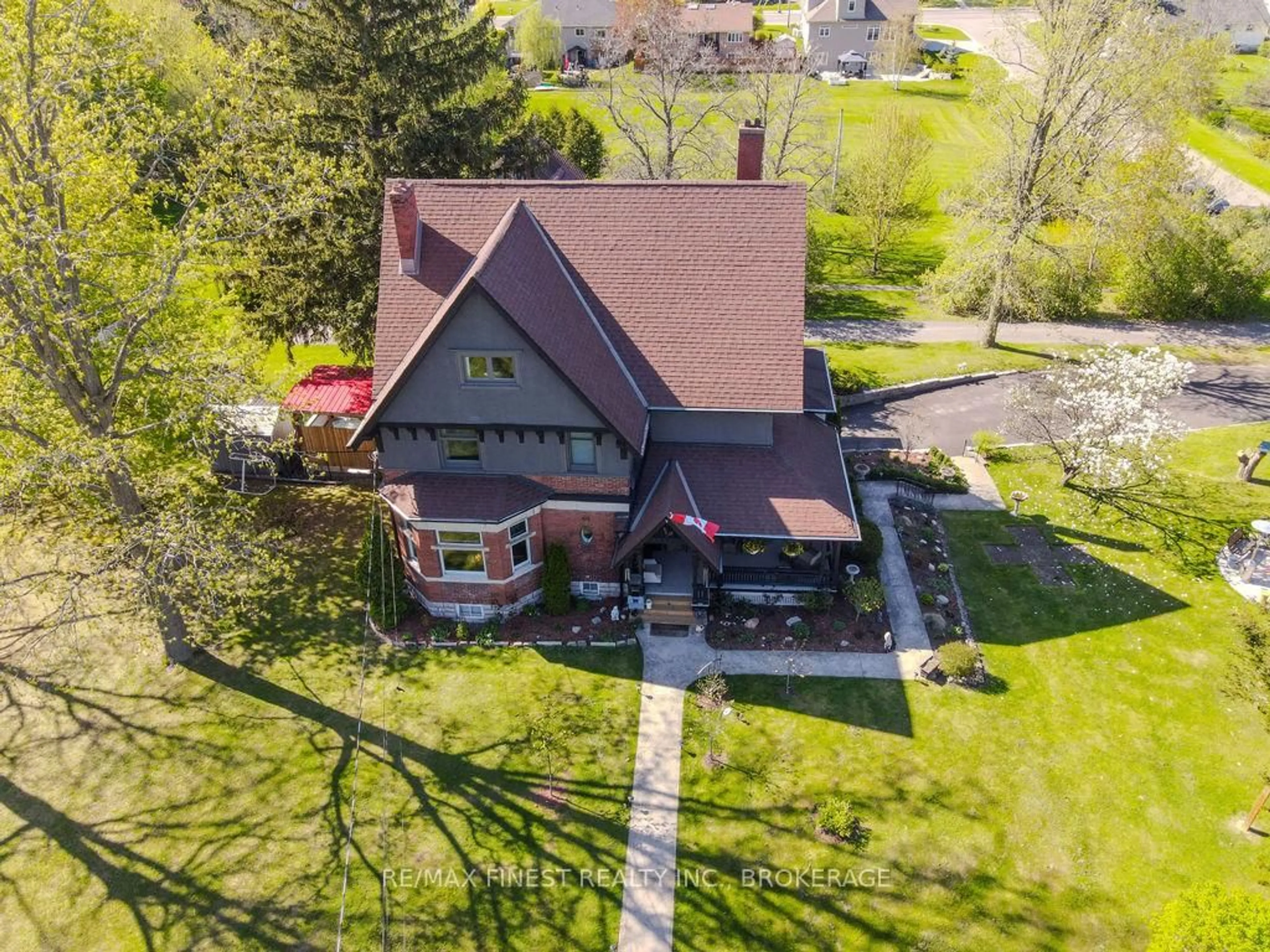 A pic from outside/outdoor area/front of a property/back of a property/a pic from drone, unknown for 265 Dundas St, Greater Napanee Ontario K7R 2B2