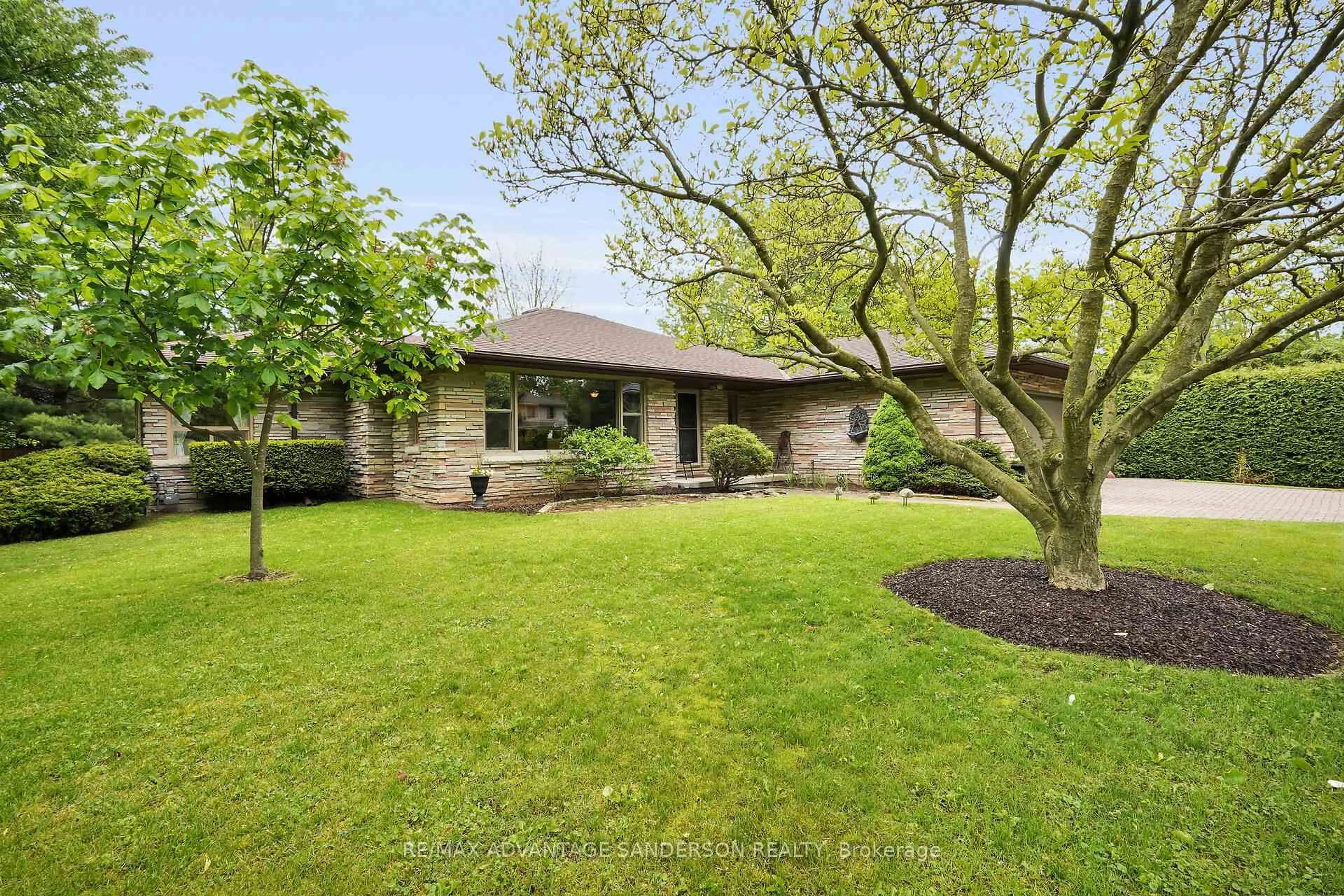 Home with brick exterior material, street for 8 Currie Crt, Middlesex Centre Ontario N0M 2A0