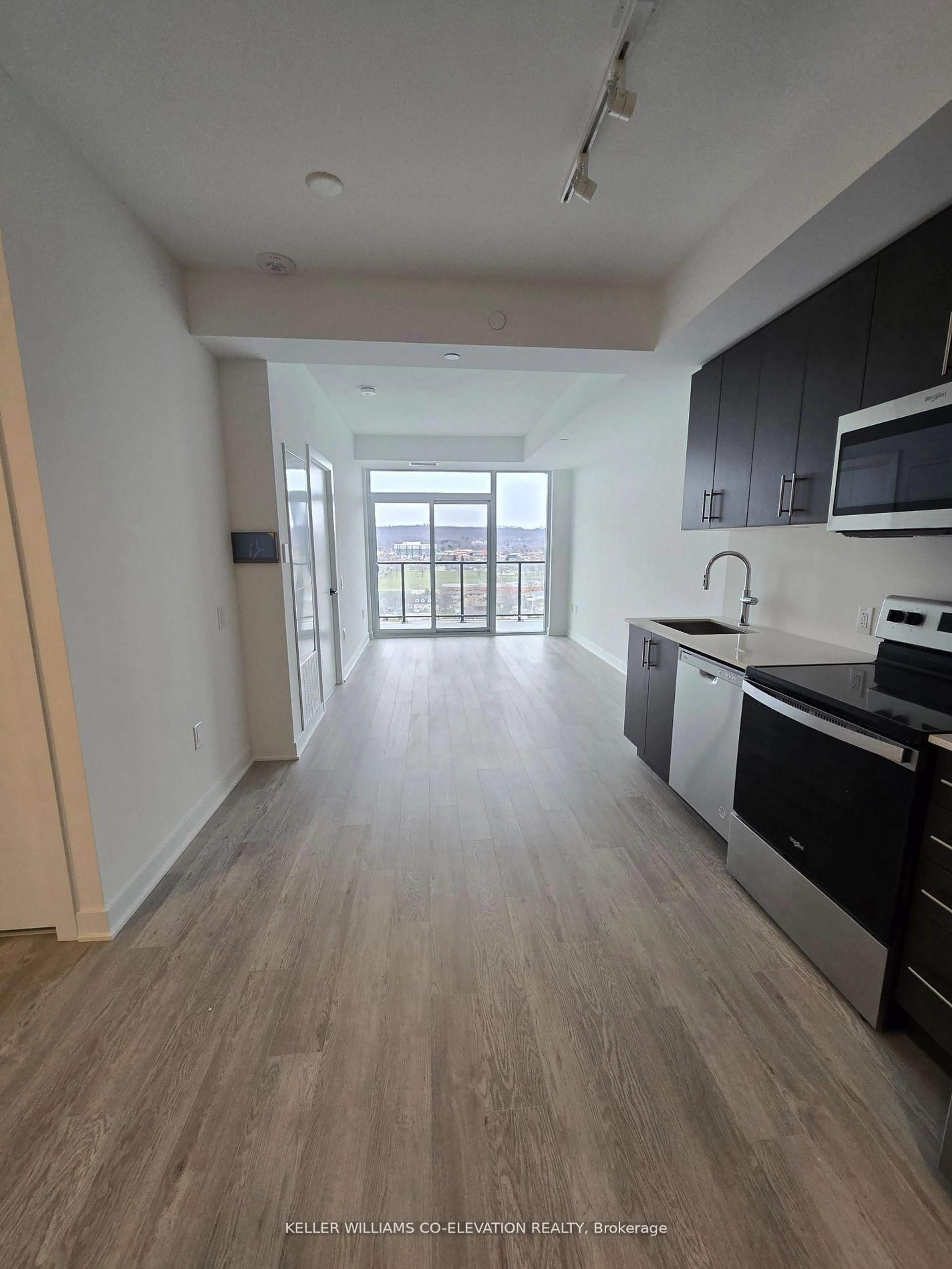 A pic of a room for 2782 Barton St #1102, Hamilton Ontario L8J 2J8