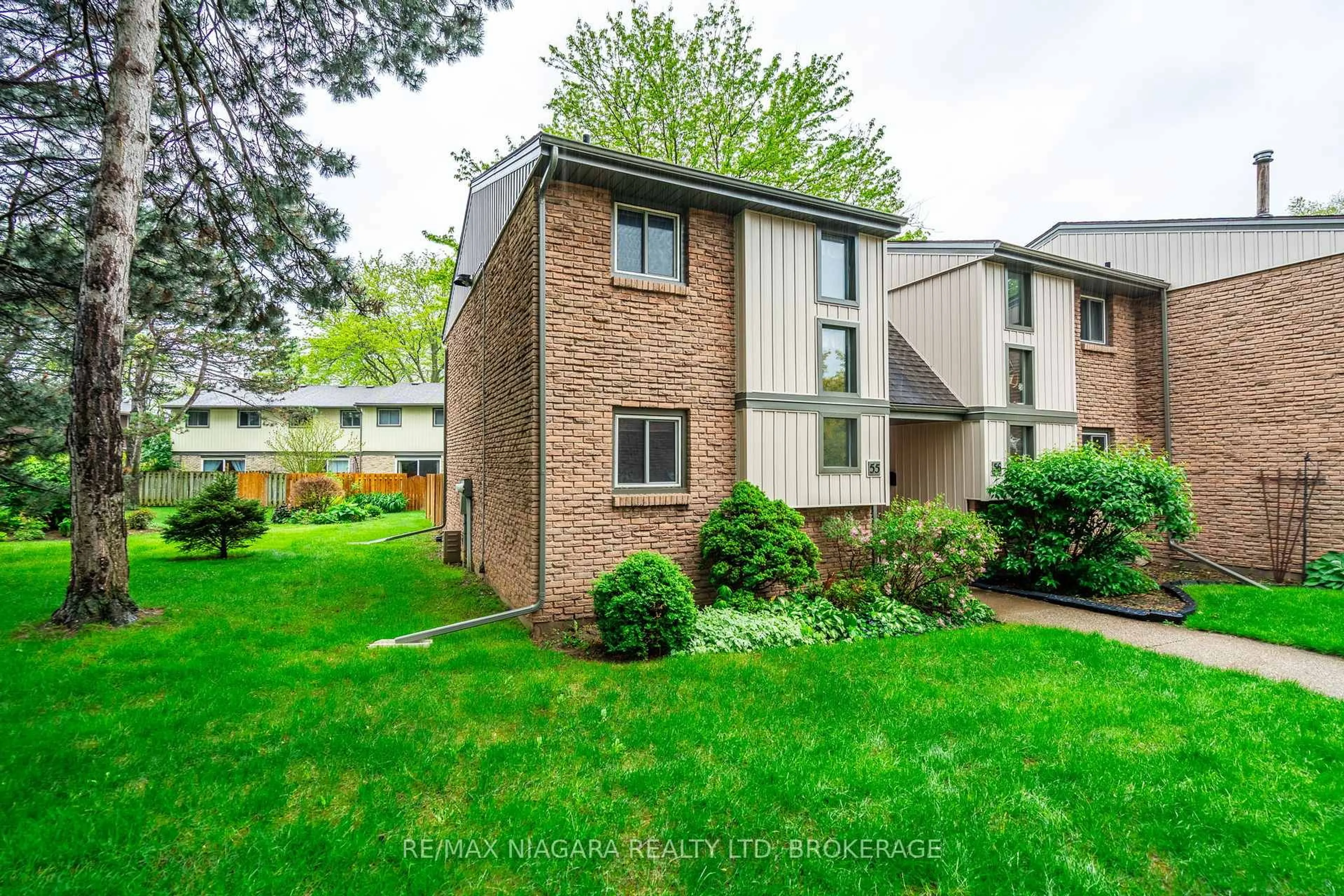 Unknown for 302 Vine St #55, St. Catharines Ontario L2M 7M6
