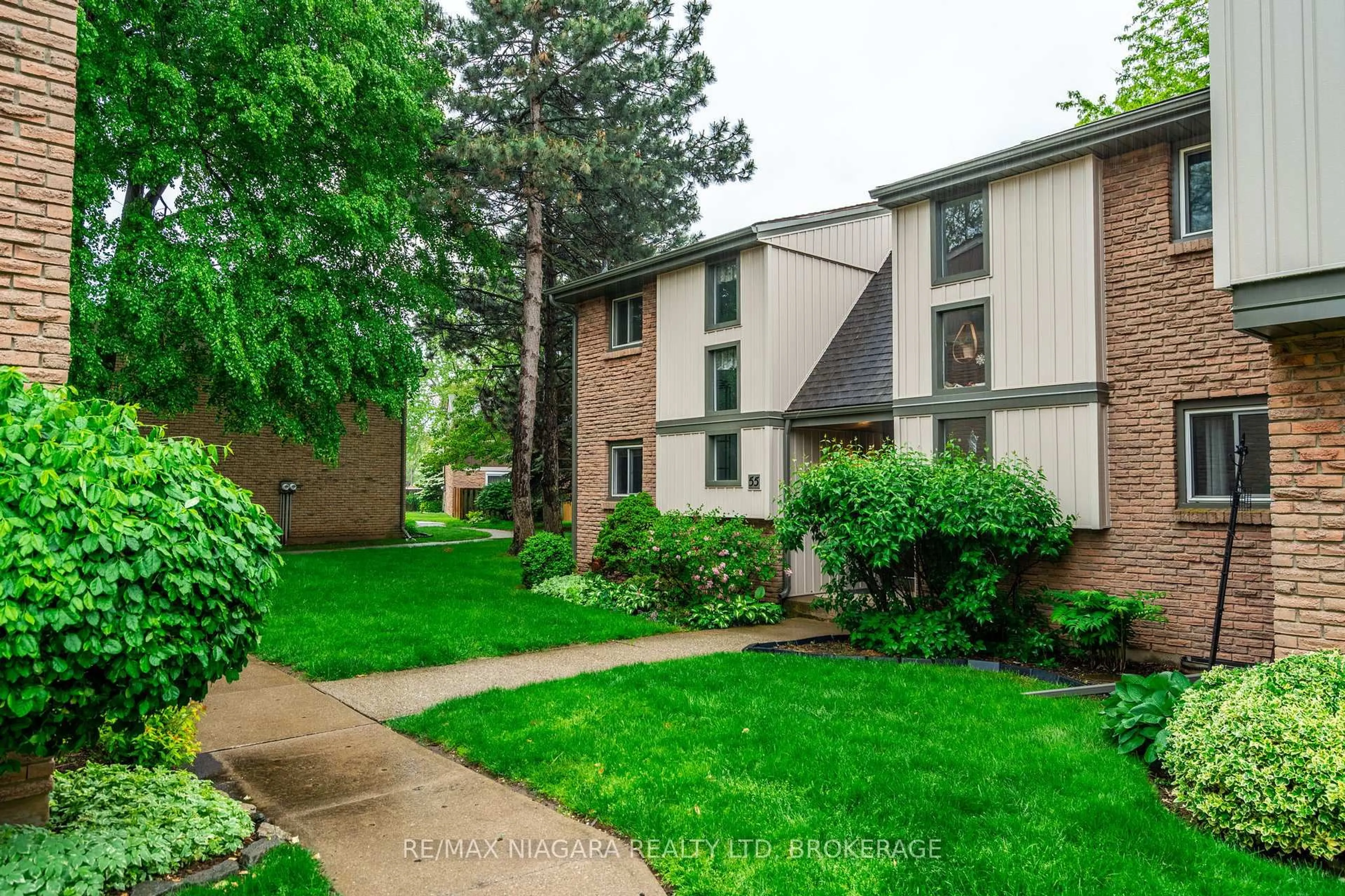 Unknown for 302 Vine St #55, St. Catharines Ontario L2M 7M6
