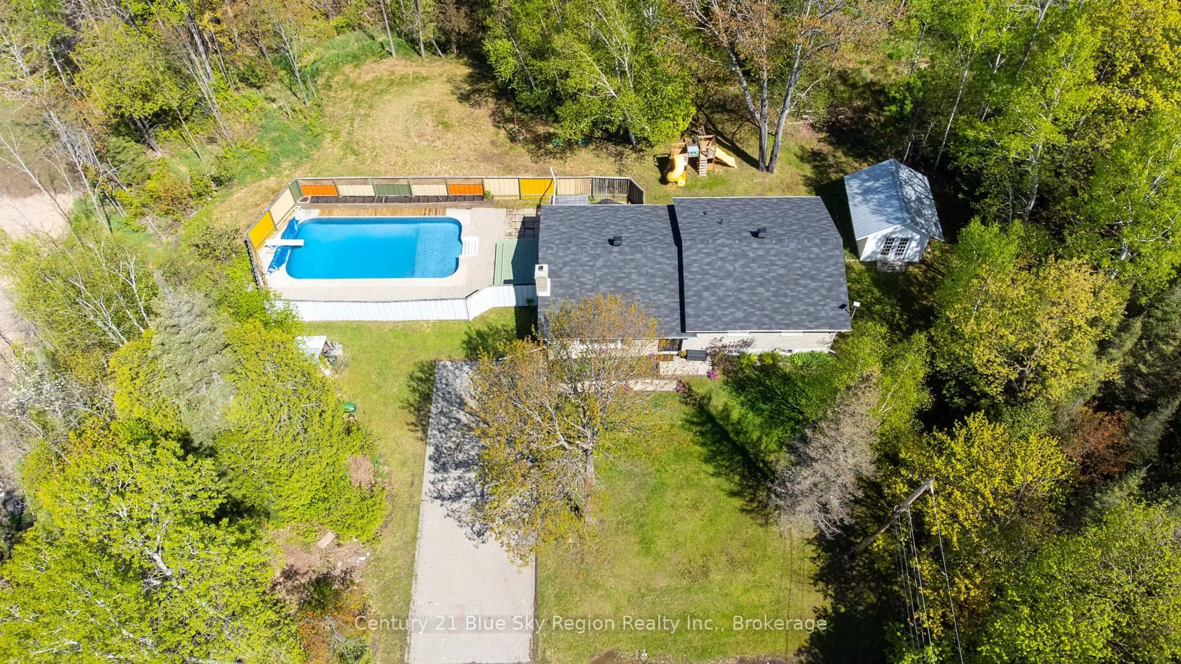 A pic from outside/outdoor area/front of a property/back of a property/a pic from drone, water/lake/river/ocean view for 21 Denise Dr, East Ferris Ontario P0H 1B0