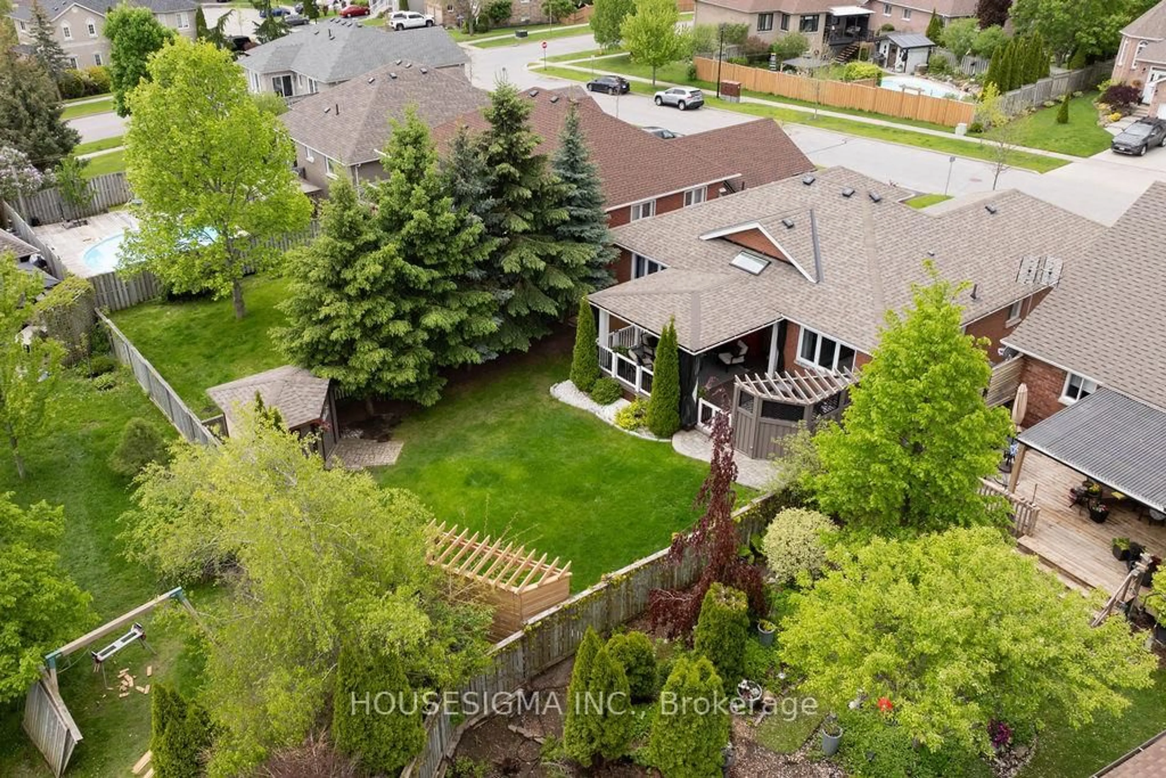 A pic from outside/outdoor area/front of a property/back of a property/a pic from drone, unknown for 1168 Ashland Dr, Cobourg Ontario K9A 5S2