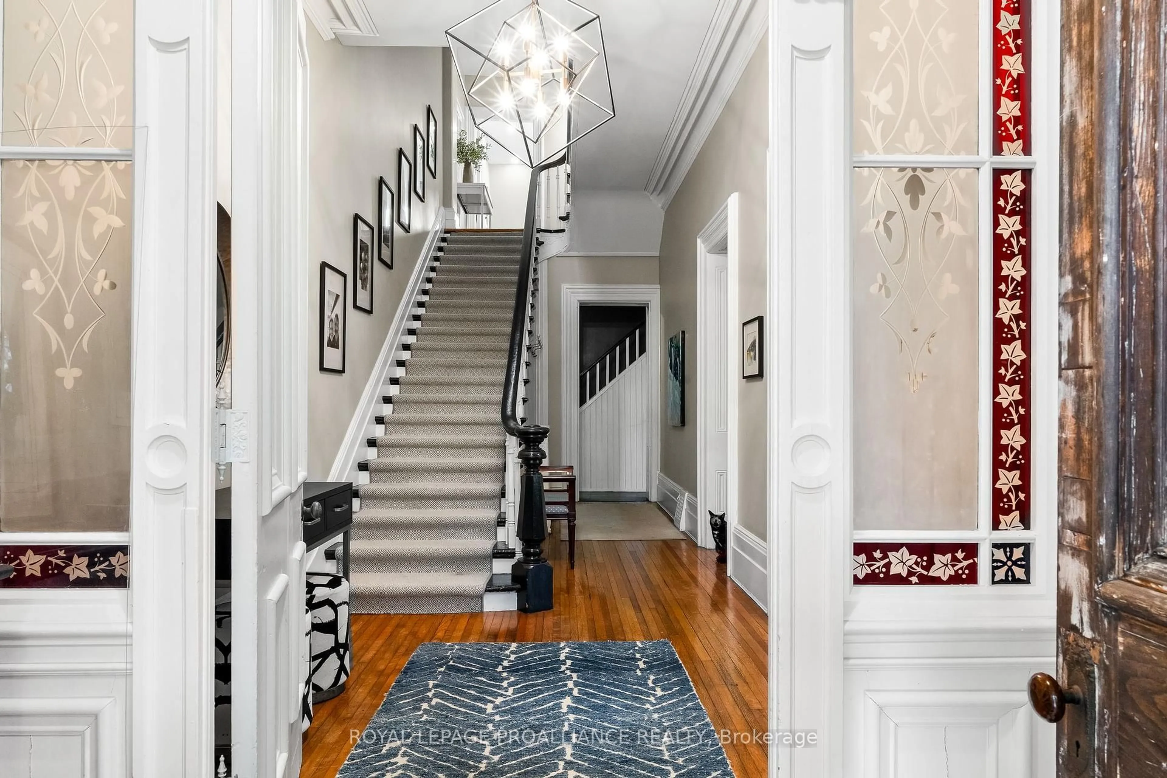 Indoor foyer for 59 King St, Port Hope Ontario L1A 2R6