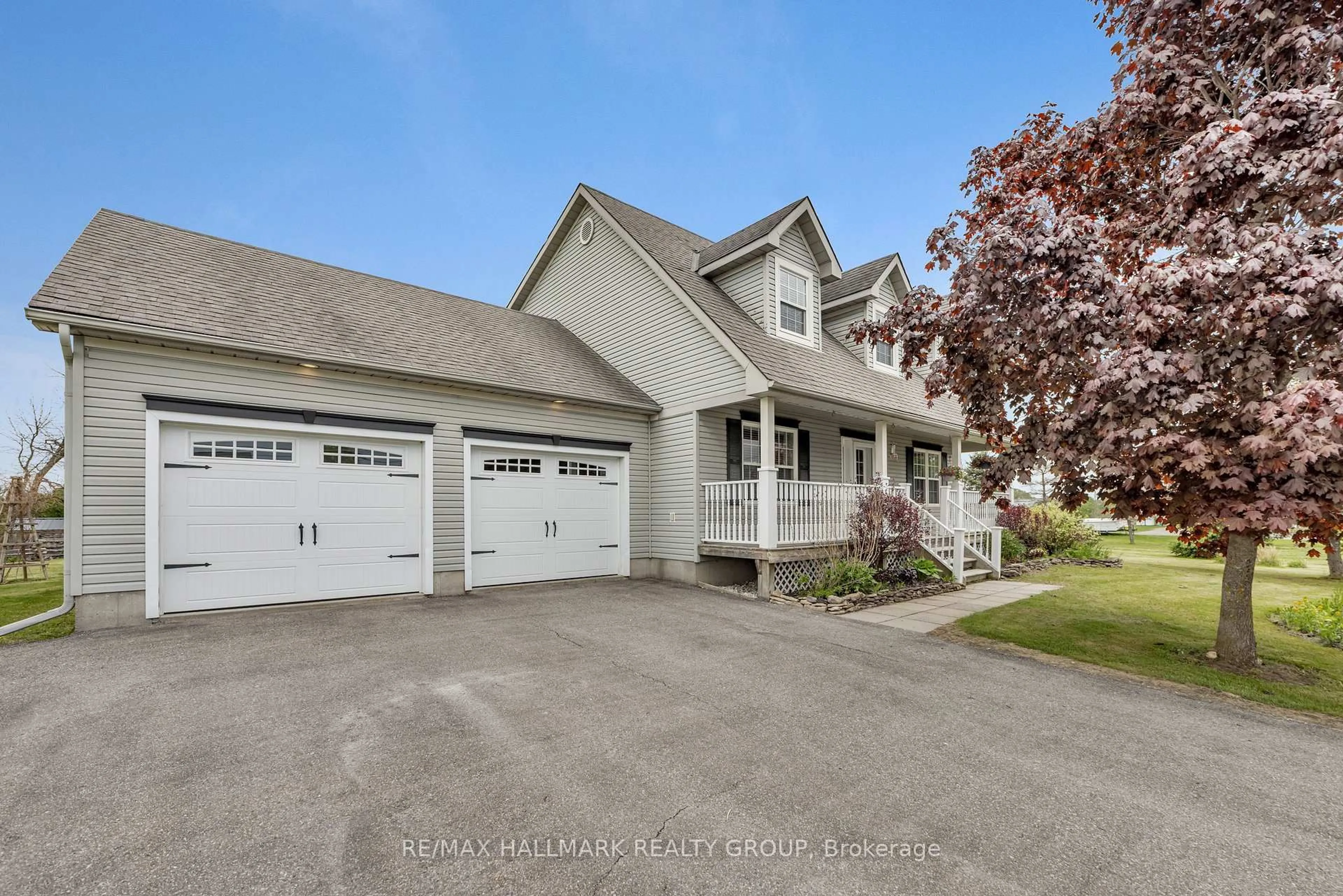 Home with vinyl exterior material, street for 3 CHEYENNE Tr, Augusta Ontario K6V 5T2