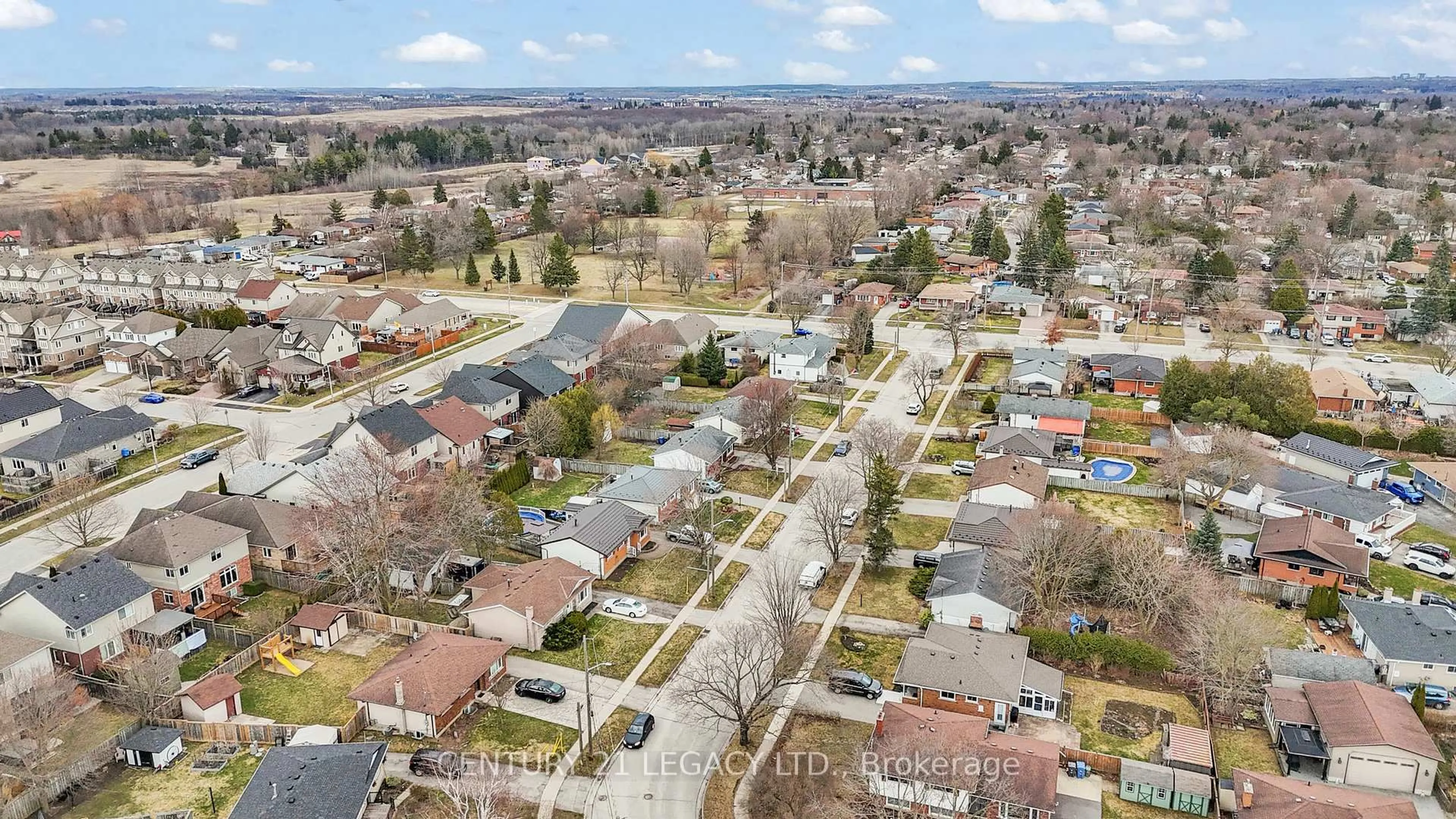 A pic from outside/outdoor area/front of a property/back of a property/a pic from drone, street for 72 Ferndale Ave, Guelph Ontario N1E 1B5