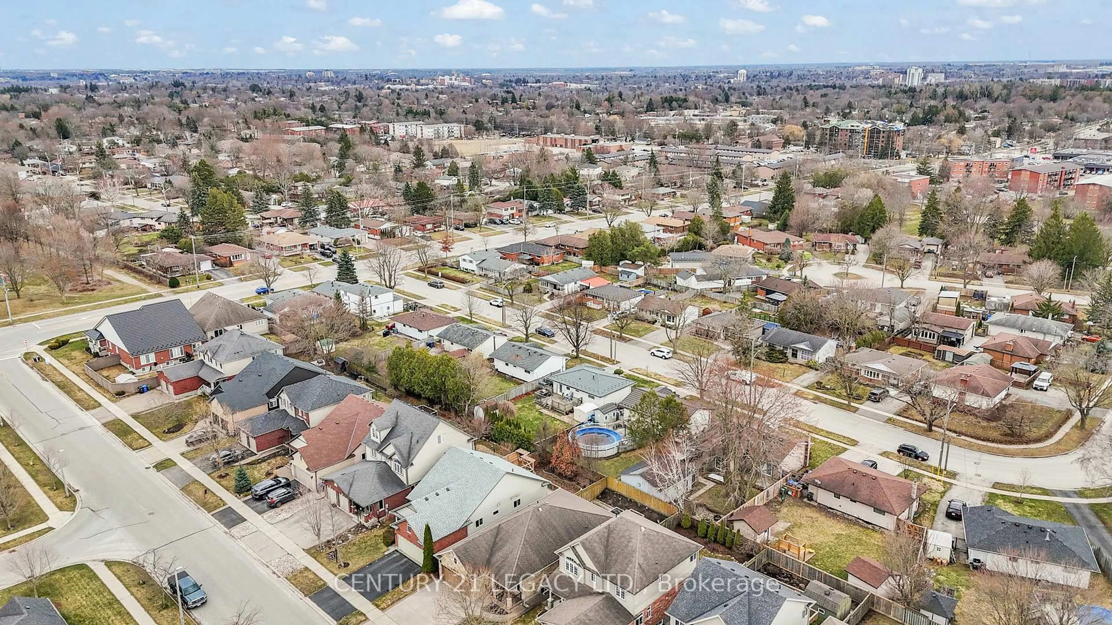 A pic from outside/outdoor area/front of a property/back of a property/a pic from drone, city buildings view from balcony for 72 Ferndale Ave, Guelph Ontario N1E 1B5