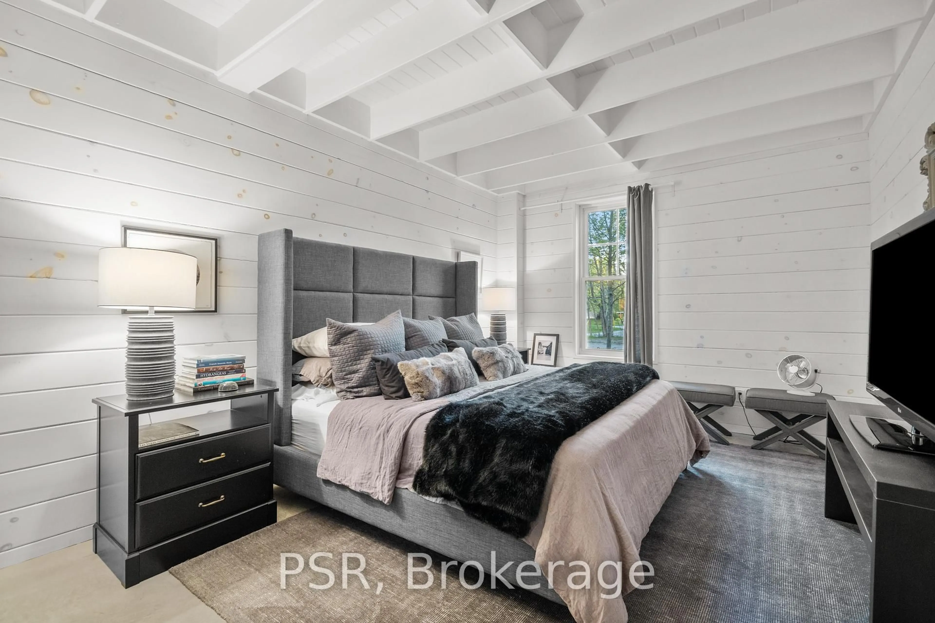 Bedroom with bed, unknown for 12 Harris St, Muskoka Lakes Ontario P0B 1J0