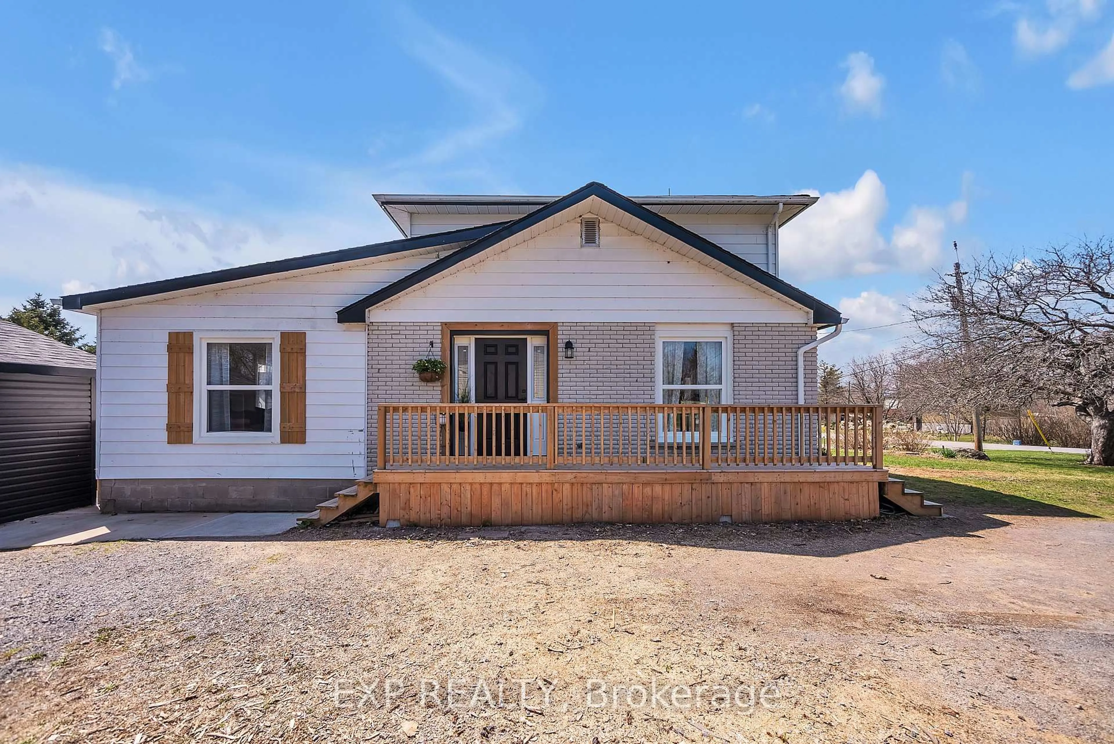 Home with vinyl exterior material, unknown for 148 County Road 28, Prince Edward County Ontario K8N 4Z7