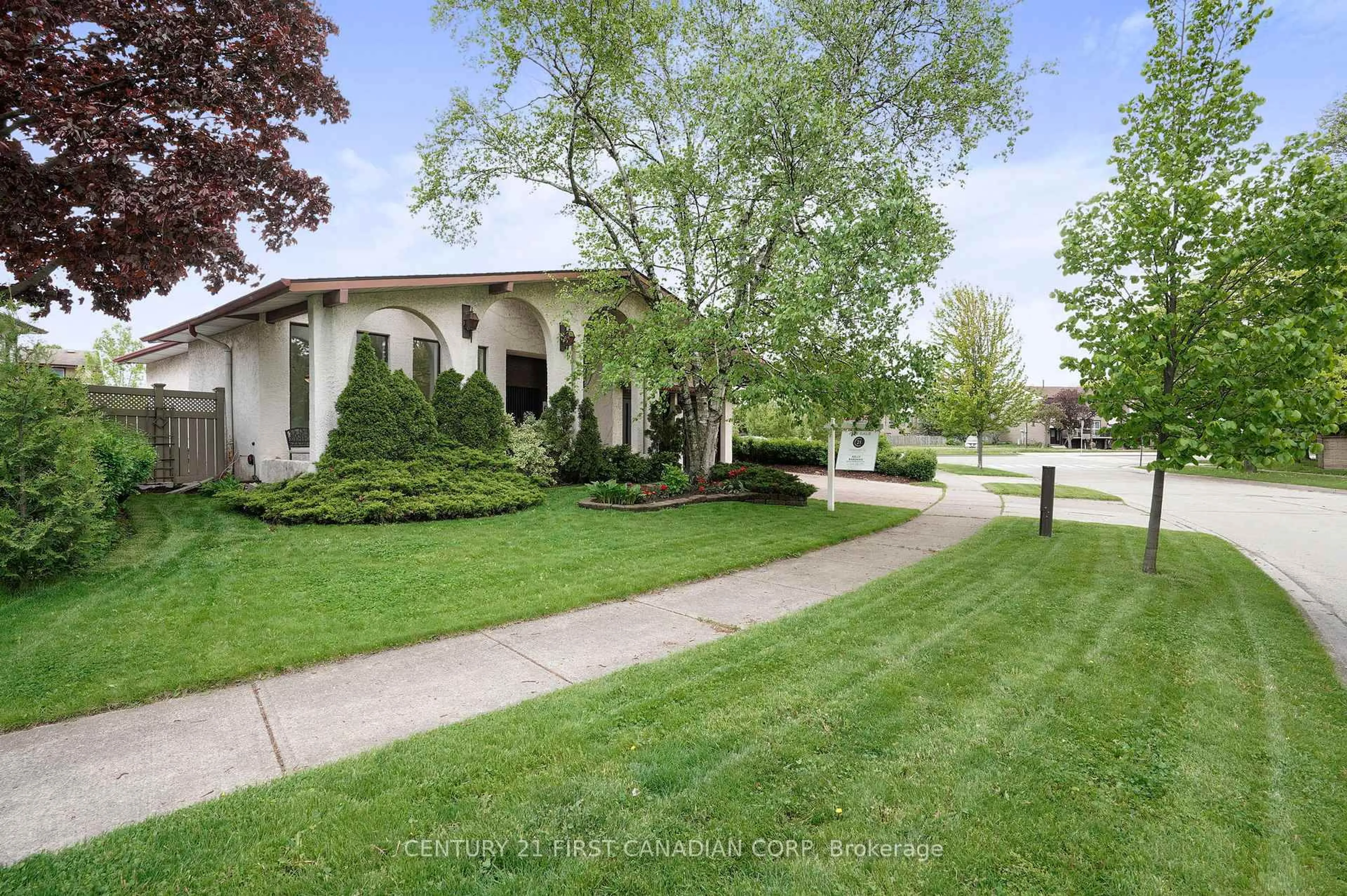 Unknown for 6 Audubon St, Hamilton Ontario L8J 1P7